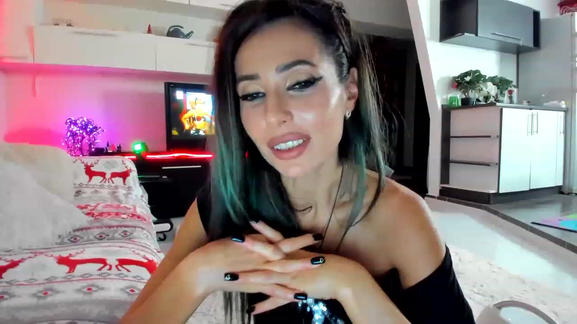 Gallery image thumbnail from SmileyTinaa's myfreecams stream on, 11/18/2022, 23:11 image 14 of 20