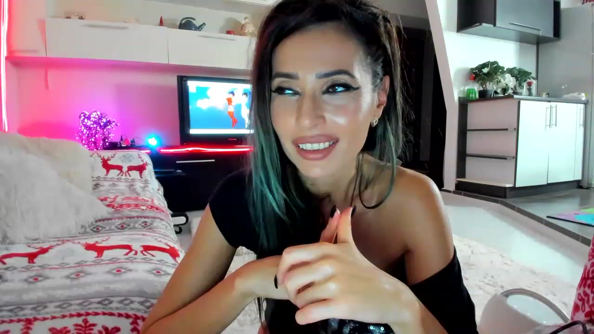 Gallery image thumbnail from SmileyTinaa's myfreecams stream on, 11/18/2022, 23:11 image 5 of 20