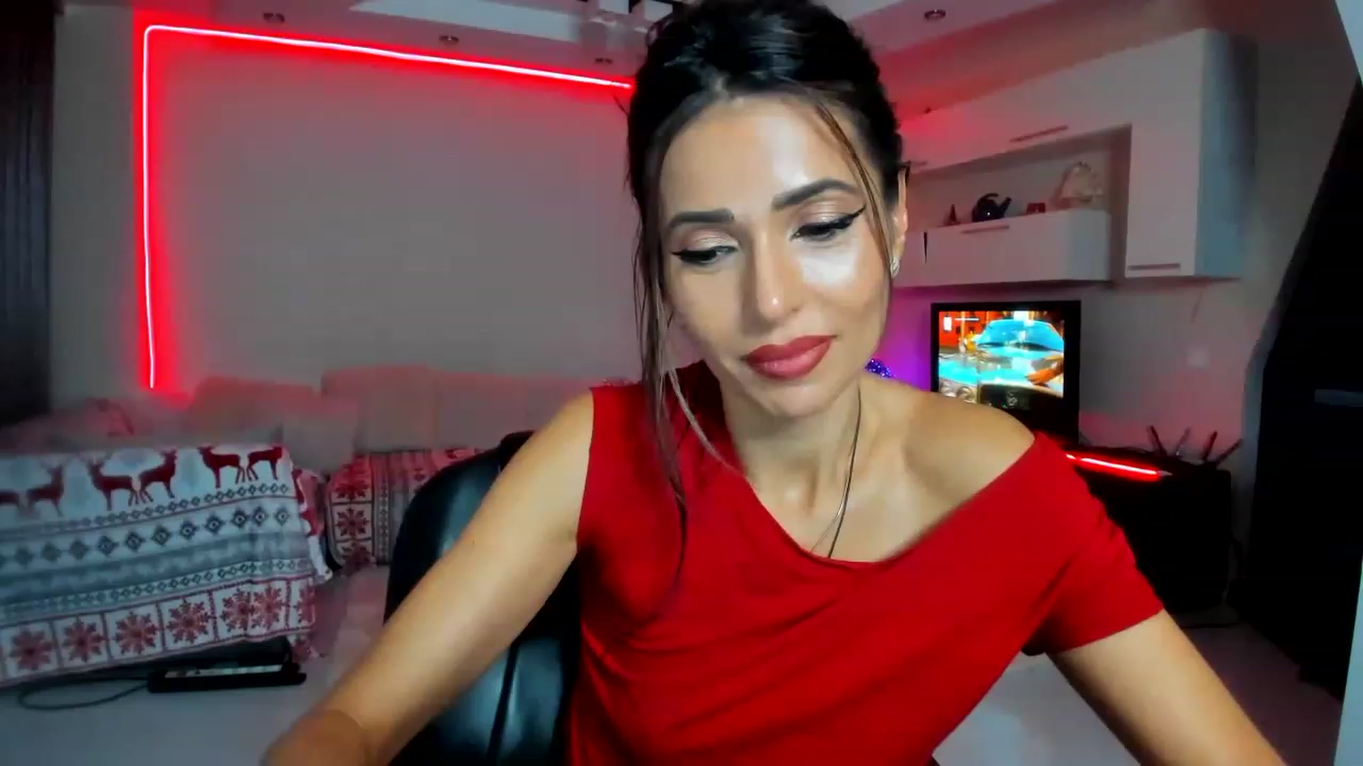 Gallery image thumbnail from SmileyTinaa's myfreecams stream on, 11/24/2022, 02:35 image 8 of 20