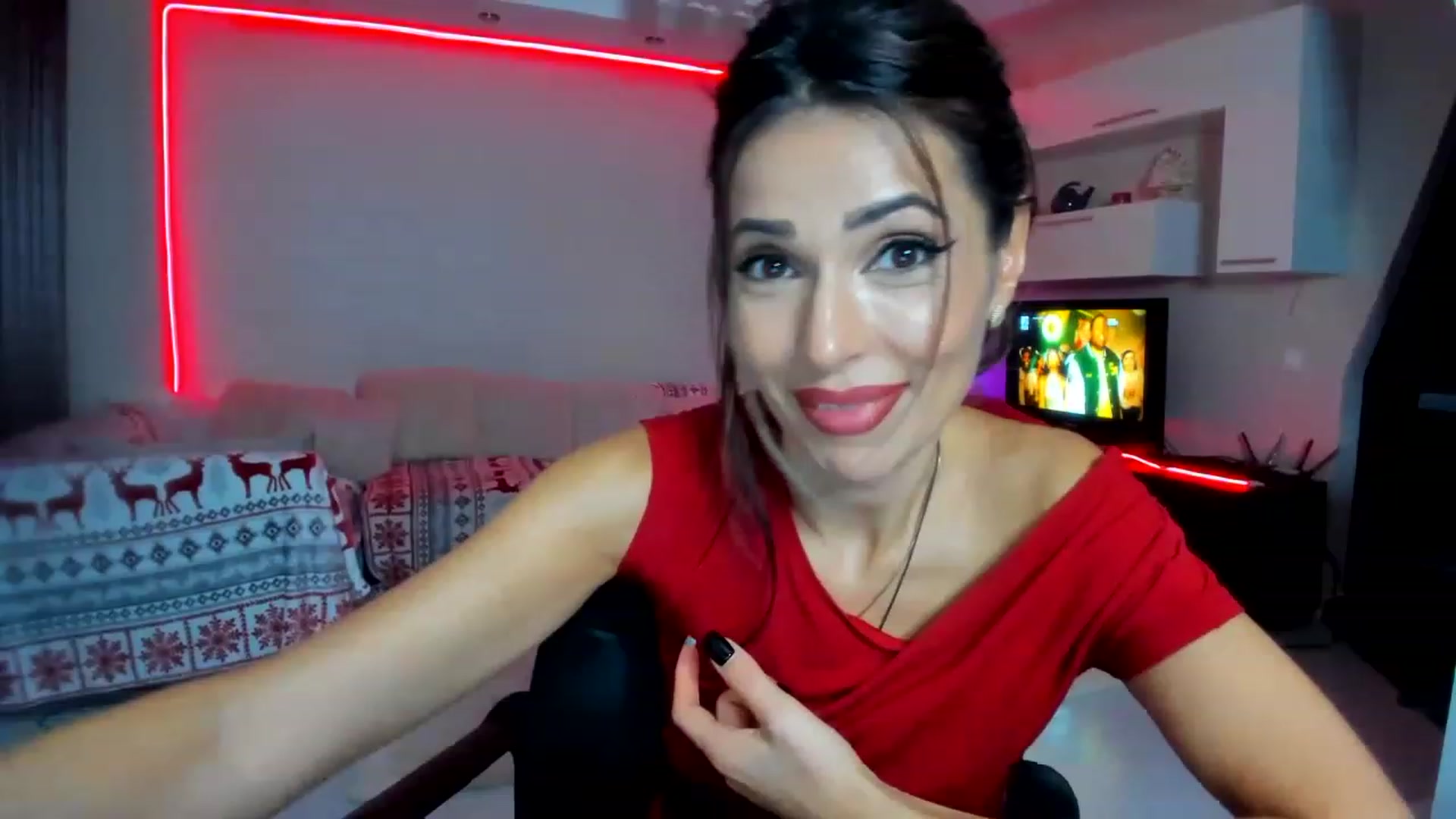 Gallery image thumbnail from SmileyTinaa's myfreecams stream on, 11/24/2022, 02:35 image 18 of 20
