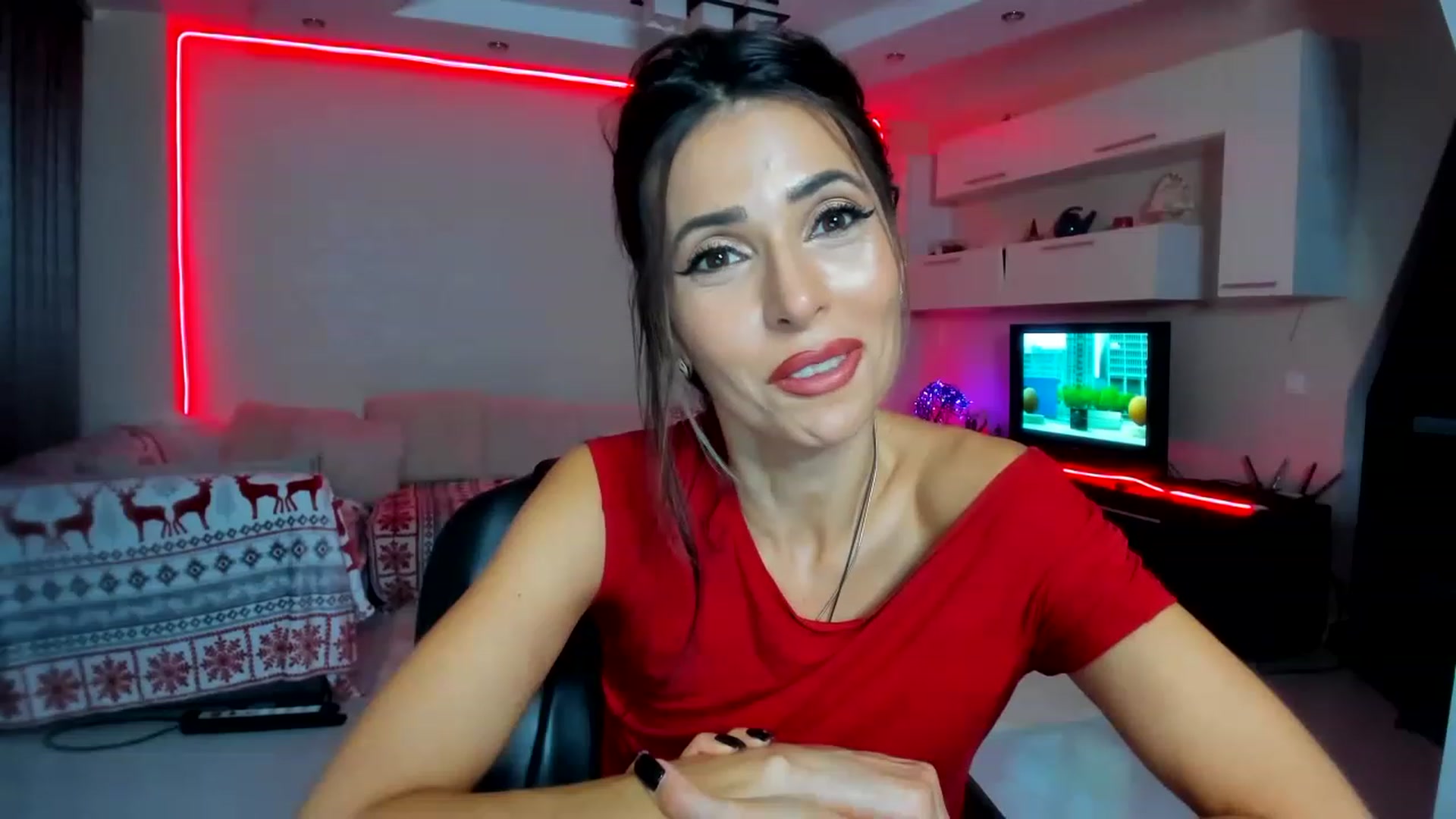 Gallery image thumbnail from SmileyTinaa's myfreecams stream on, 11/24/2022, 02:35 image 5 of 20