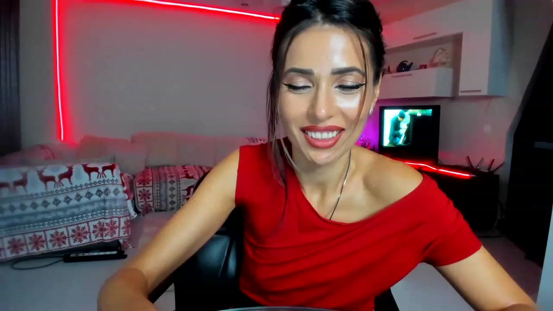 Gallery image thumbnail from SmileyTinaa's myfreecams stream on, 11/24/2022, 02:35 image 6 of 20