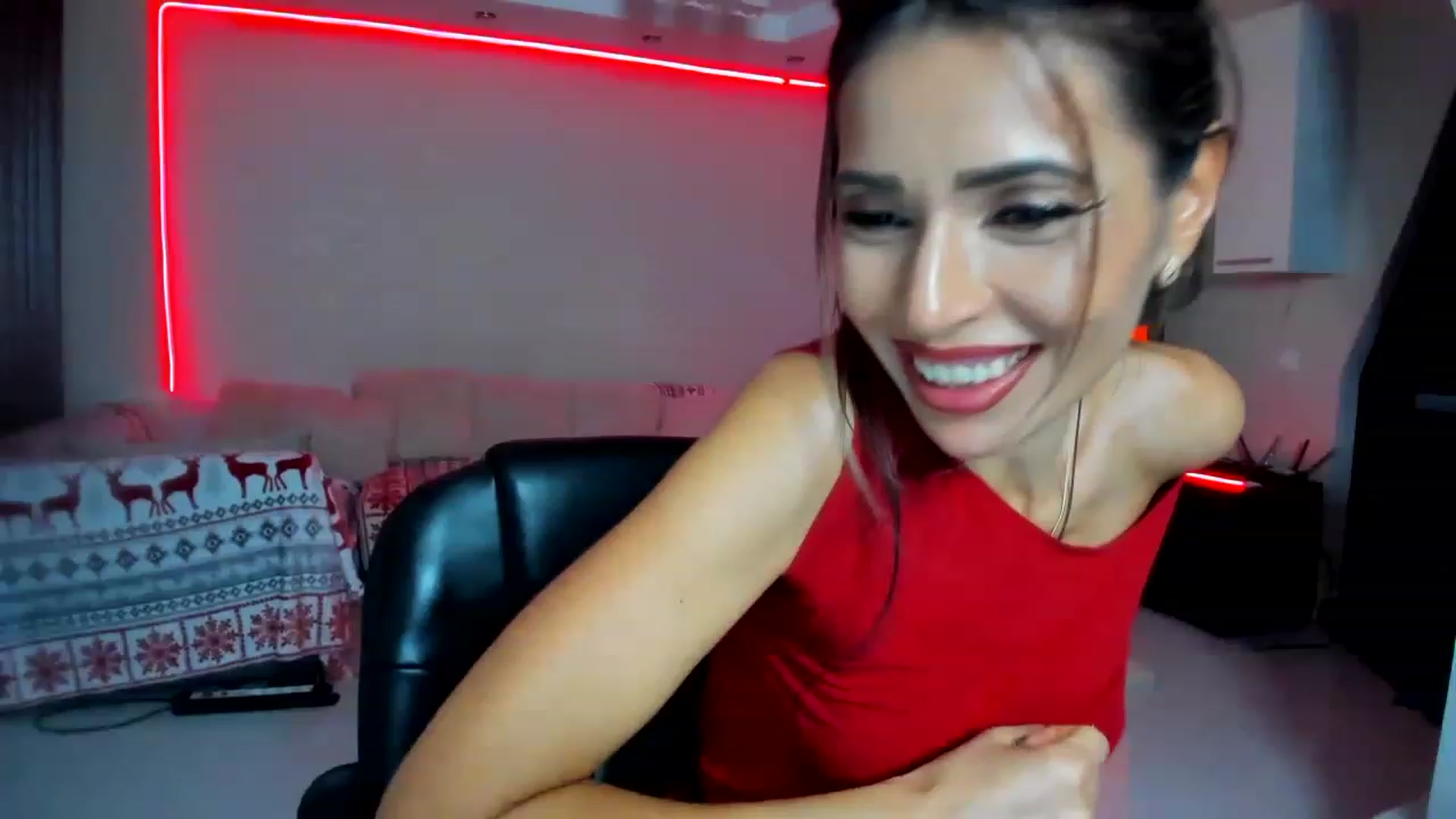 Gallery image thumbnail from SmileyTinaa's myfreecams stream on, 11/24/2022, 02:35 image 14 of 20
