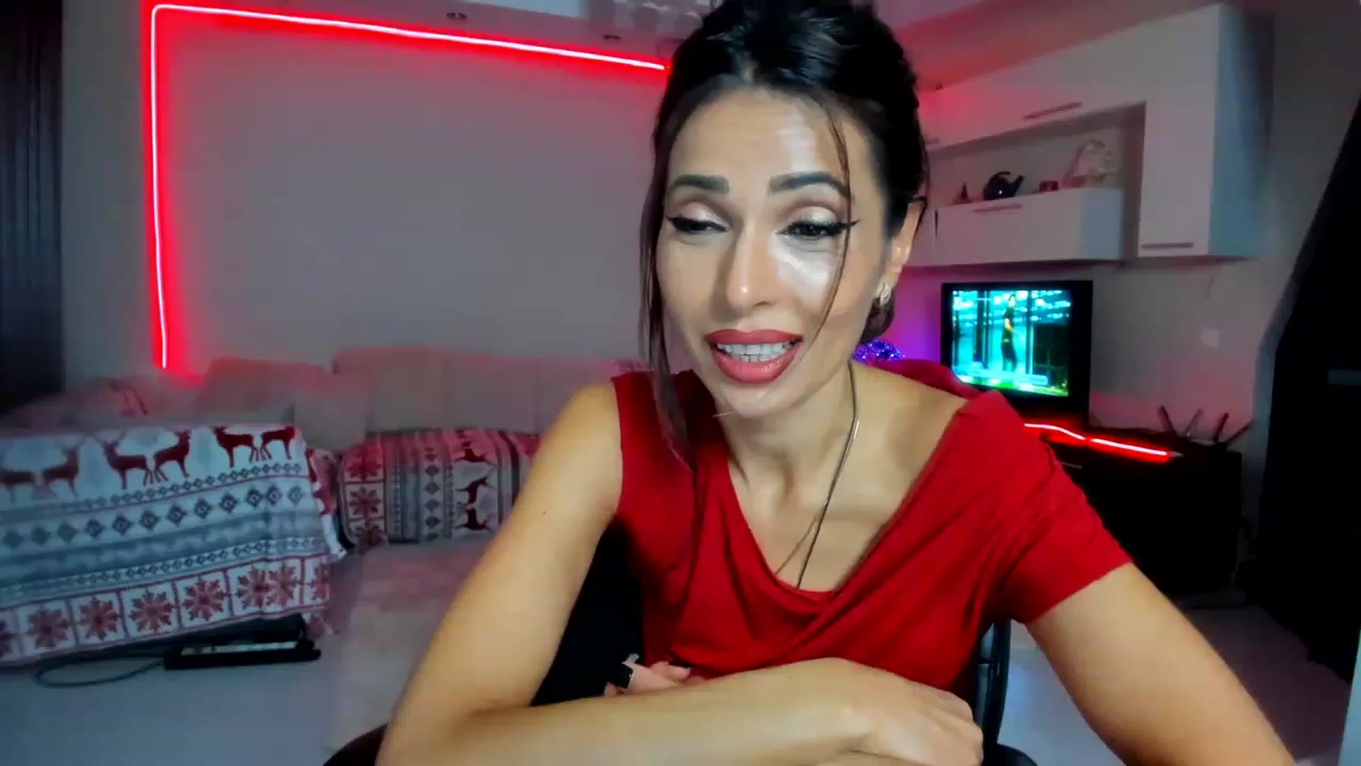 Gallery image thumbnail from SmileyTinaa's myfreecams stream on, 11/24/2022, 02:35 image 17 of 20