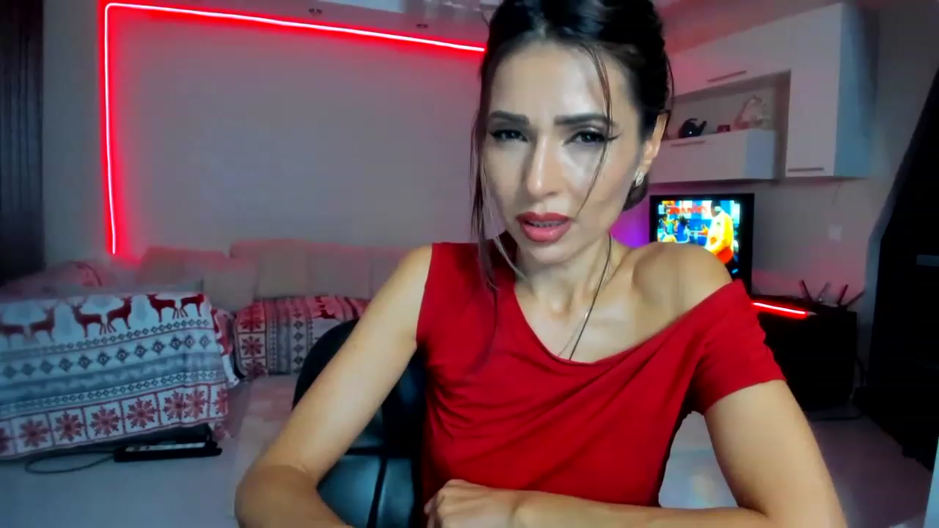 Gallery image thumbnail from SmileyTinaa's myfreecams stream on, 11/24/2022, 02:35 image 19 of 20