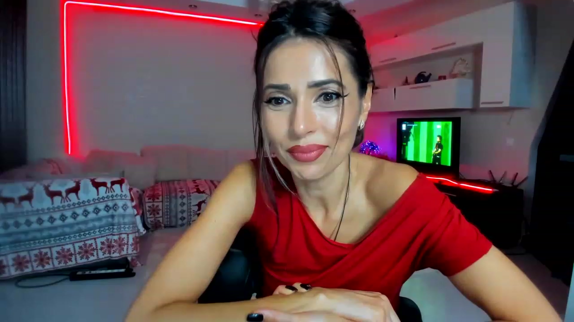 Gallery image thumbnail from SmileyTinaa's myfreecams stream on, 11/24/2022, 02:35 image 16 of 20