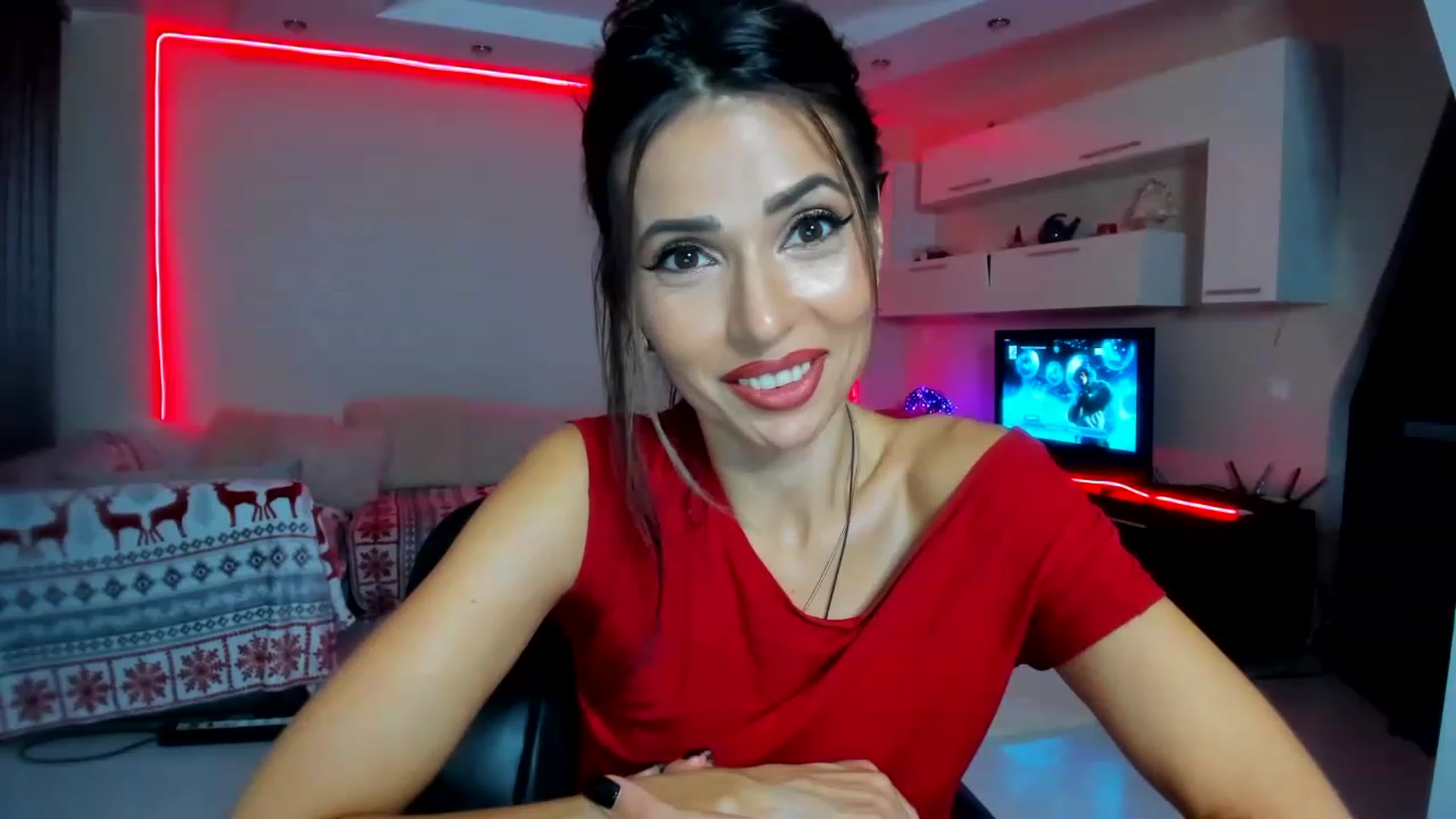 Gallery image thumbnail from SmileyTinaa's myfreecams stream on, 11/24/2022, 02:35 image 10 of 20