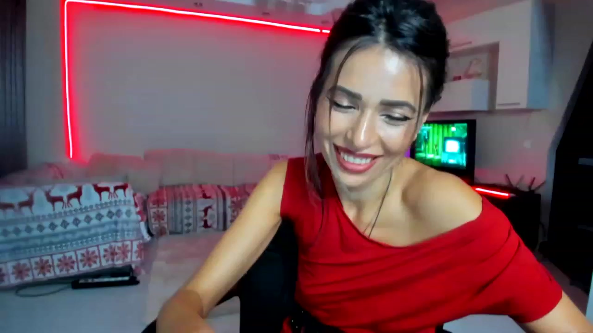 Gallery image thumbnail from SmileyTinaa's myfreecams stream on, 11/24/2022, 02:35 image 15 of 20