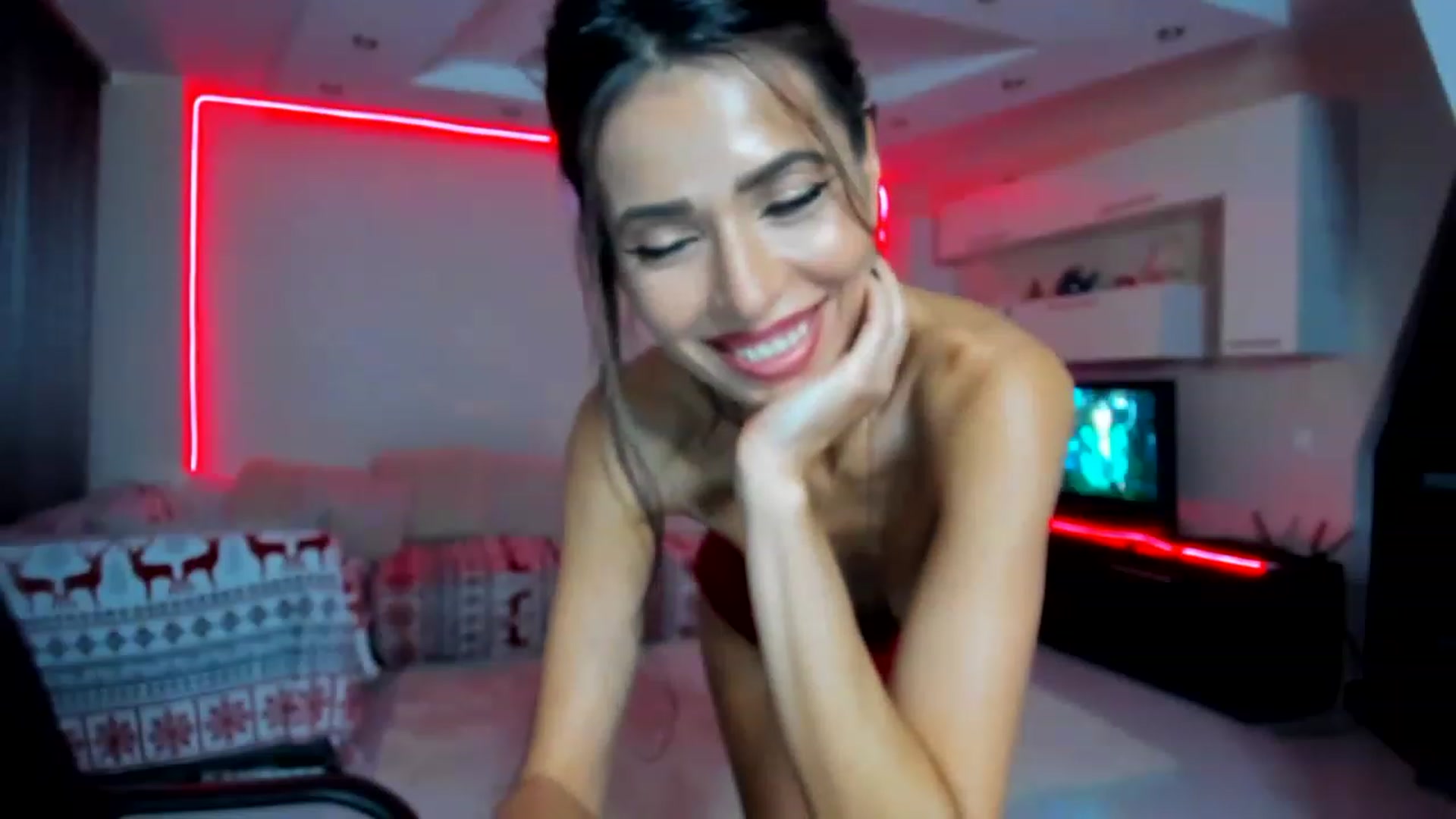 Gallery image thumbnail from SmileyTinaa's myfreecams stream on, 11/24/2022, 03:24 image 2 of 20