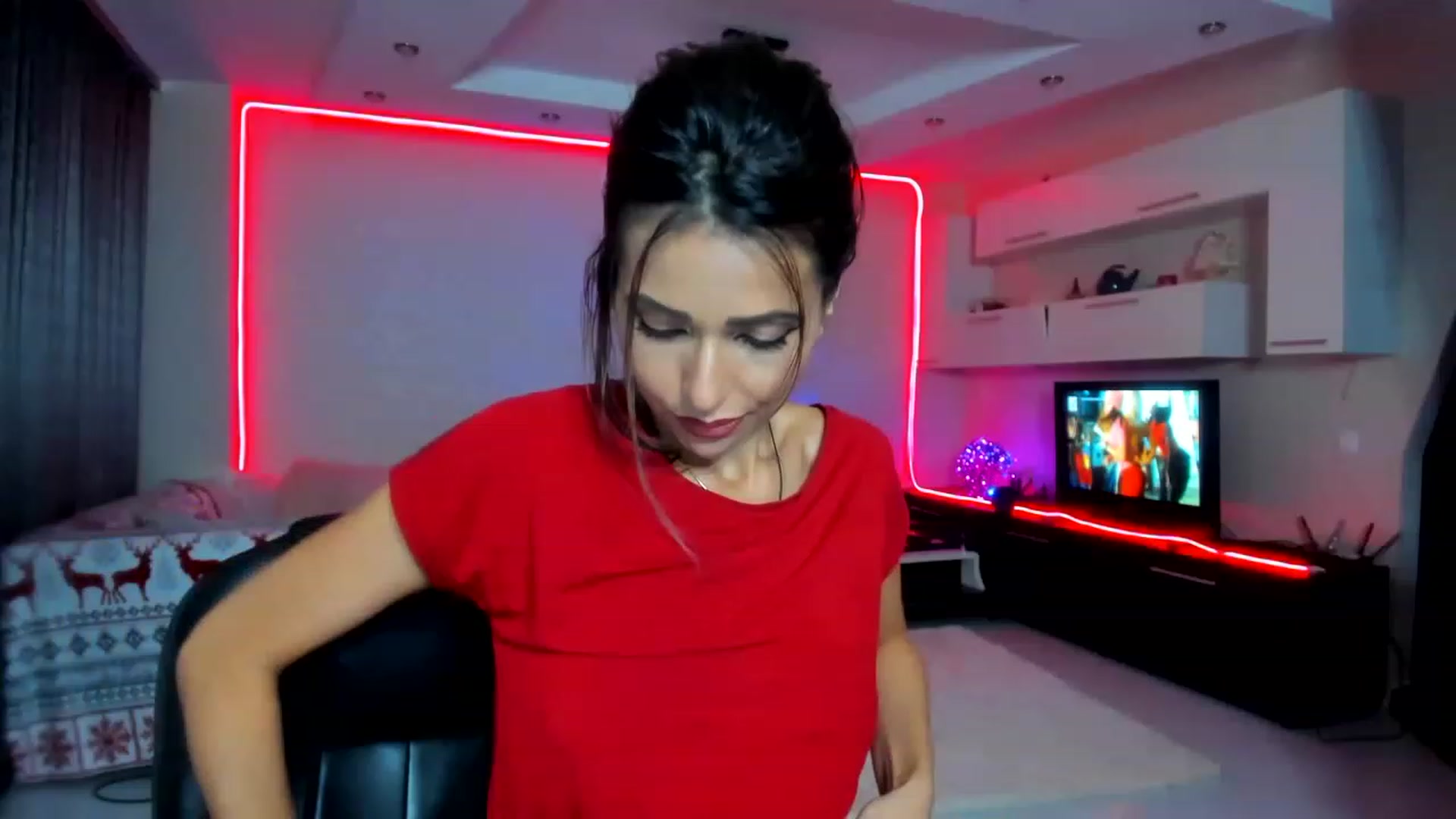 Gallery image thumbnail from SmileyTinaa's myfreecams stream on, 11/24/2022, 03:24 image 19 of 20