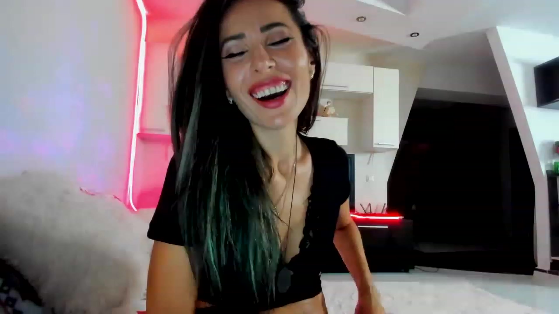 Gallery image thumbnail from SmileyTinaa's myfreecams stream on, 11/29/2022, 01:47 image 7 of 20