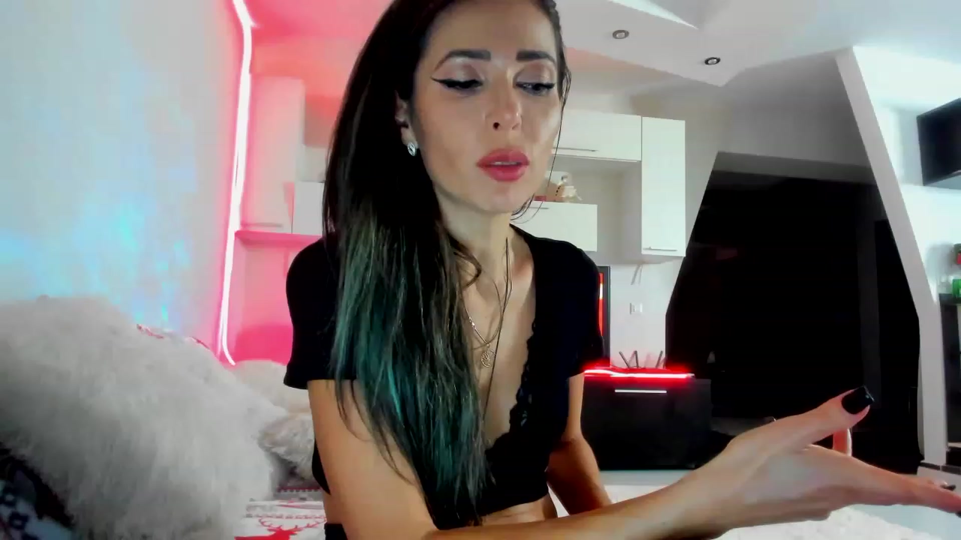 Gallery image thumbnail from SmileyTinaa's myfreecams stream on, 11/29/2022, 01:47 image 5 of 20