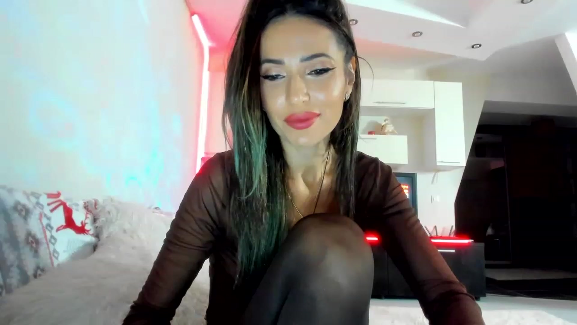 Gallery image thumbnail from SmileyTinaa's myfreecams stream on, 12/01/2022, 23:19 image 12 of 20