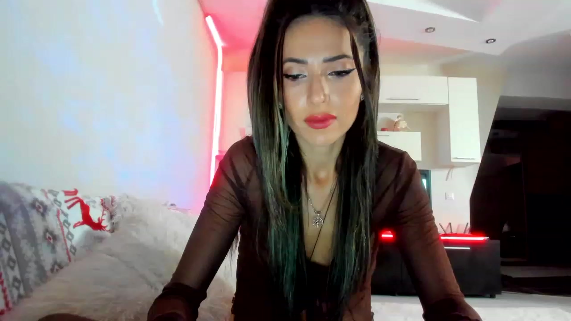 Gallery image thumbnail from SmileyTinaa's myfreecams stream on, 12/01/2022, 23:19 image 5 of 20