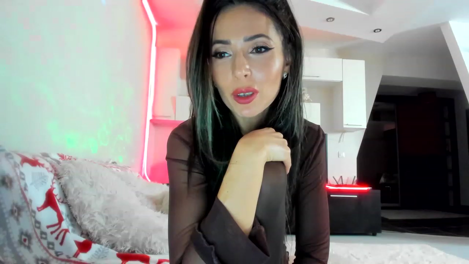 Gallery image thumbnail from SmileyTinaa's myfreecams stream on, 12/02/2022, 24:16 image 12 of 20