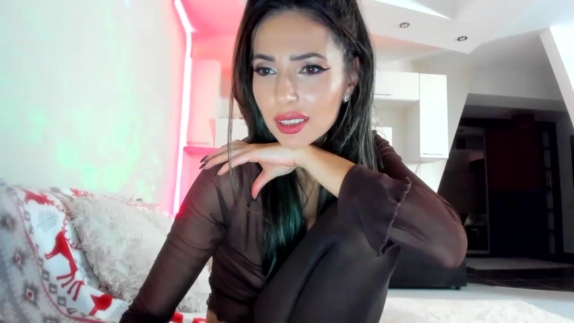 Gallery image thumbnail from SmileyTinaa's myfreecams stream on, 12/02/2022, 24:16 image 11 of 20