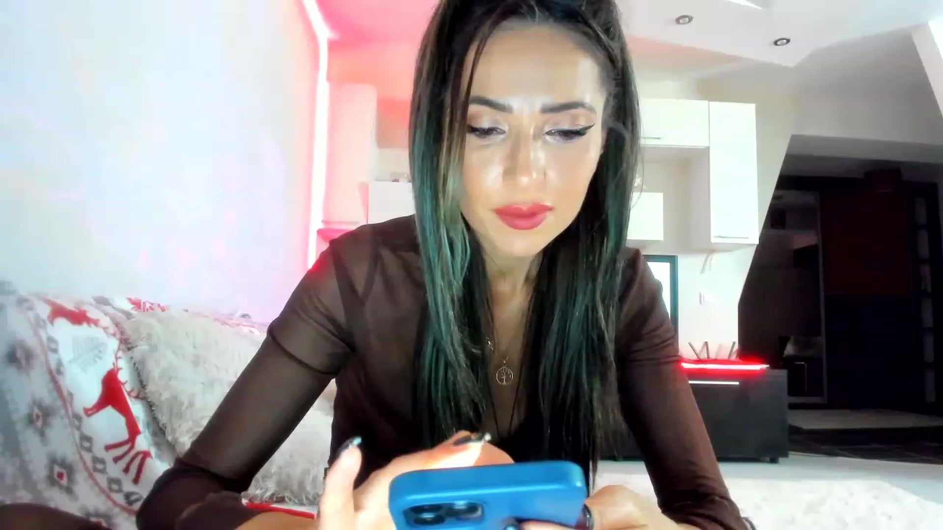 Gallery image thumbnail from SmileyTinaa's myfreecams stream on, 12/02/2022, 24:16 image 7 of 20