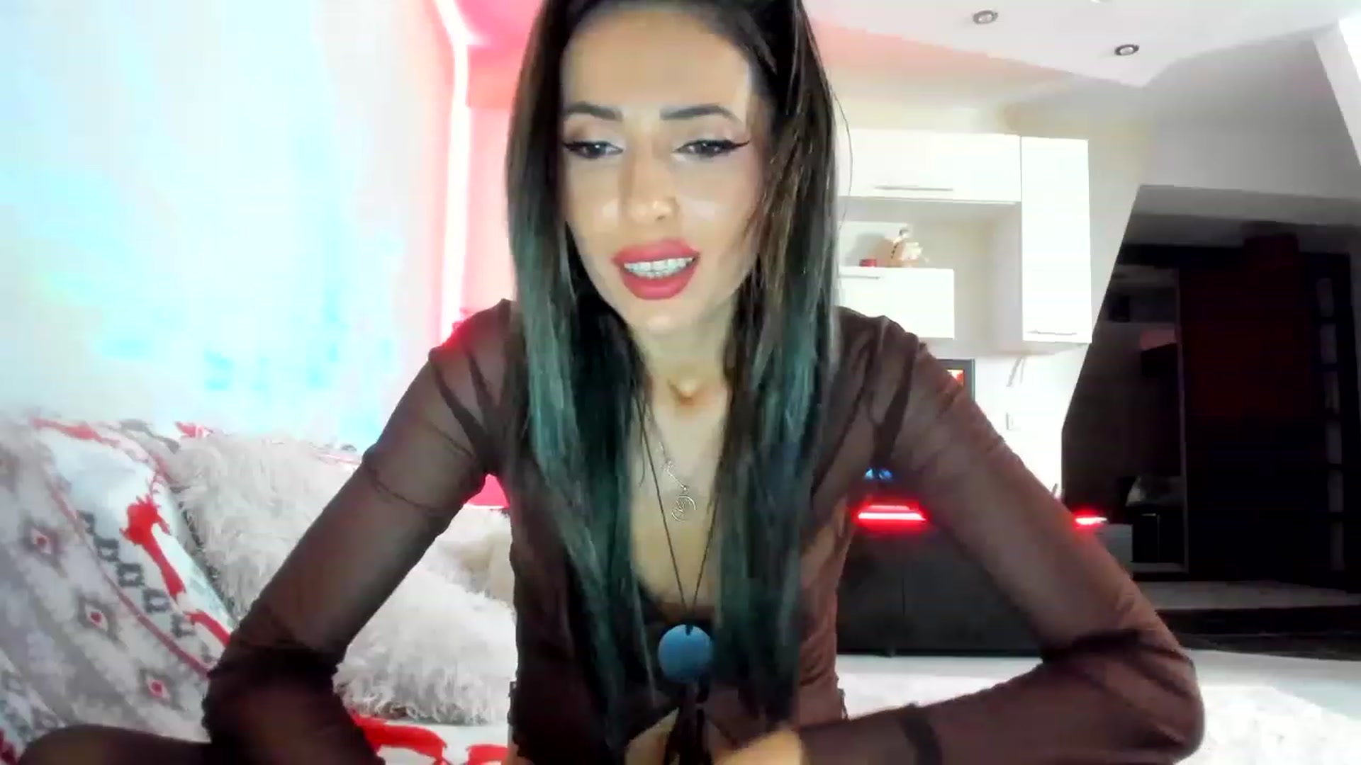 Gallery image thumbnail from SmileyTinaa's myfreecams stream on, 12/02/2022, 24:16 image 3 of 20