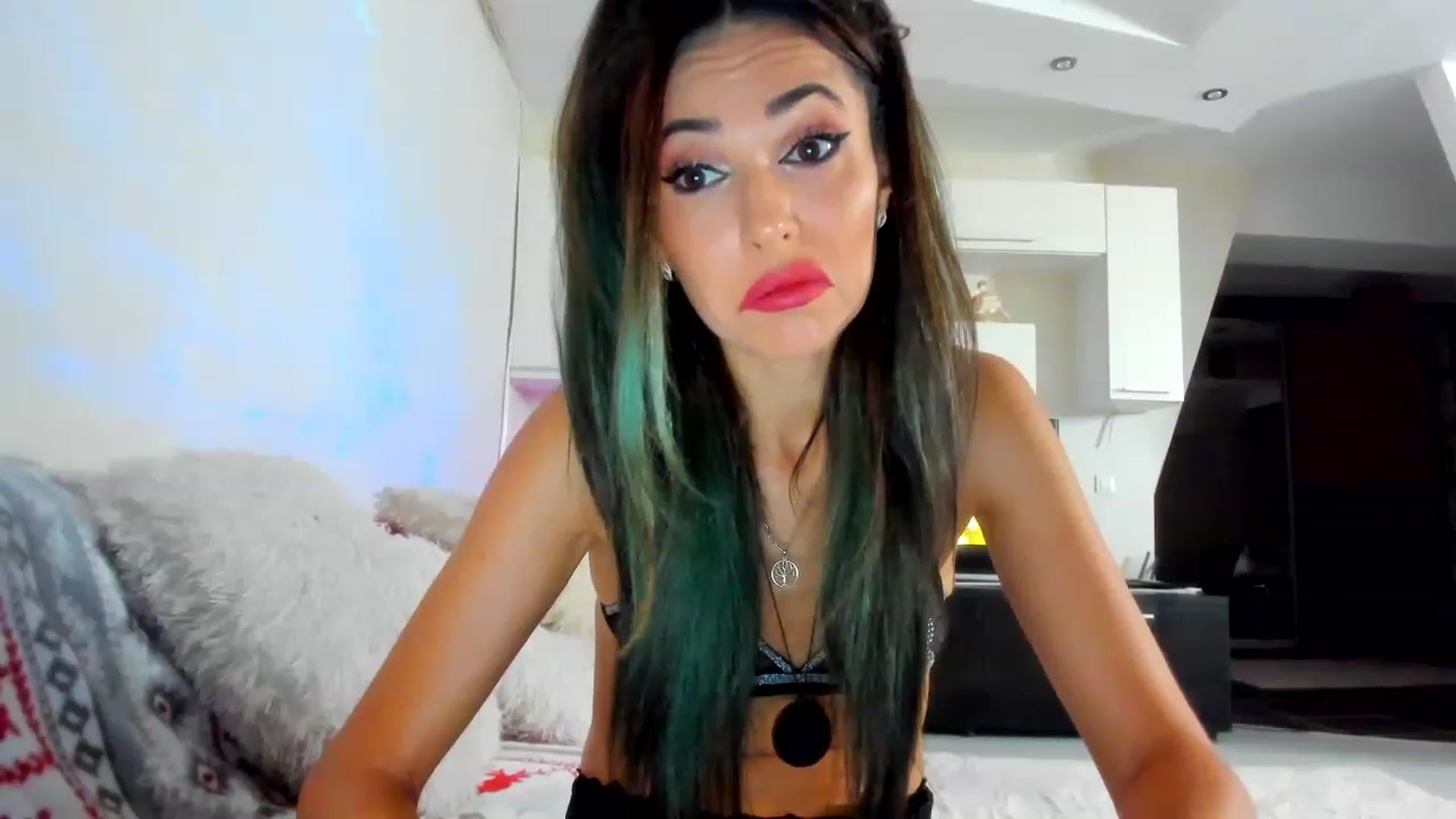 Gallery image thumbnail from SmileyTinaa's myfreecams stream on, 12/02/2022, 22:01 image 3 of 20