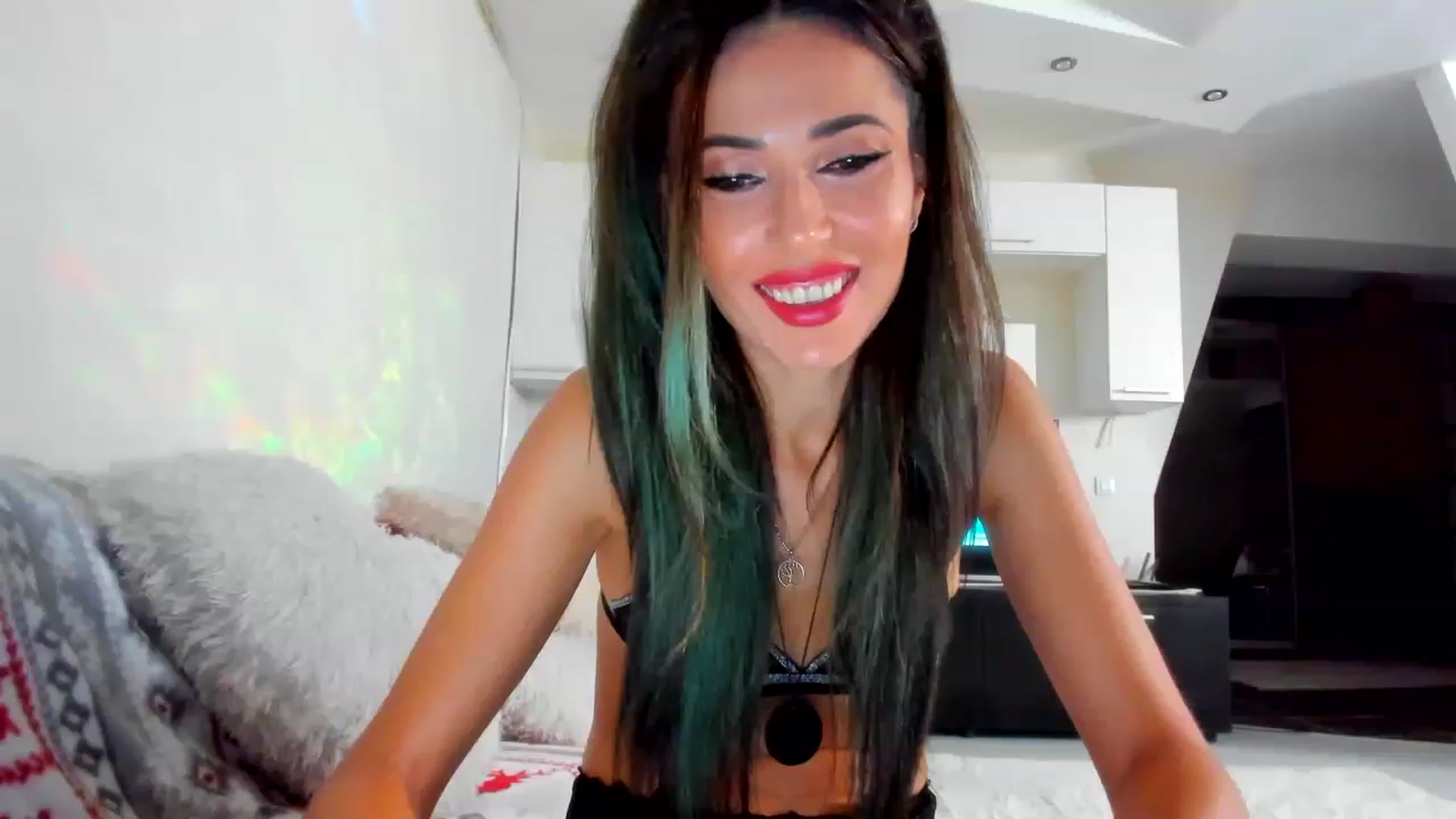 Gallery image thumbnail from SmileyTinaa's myfreecams stream on, 12/02/2022, 22:01 image 2 of 20