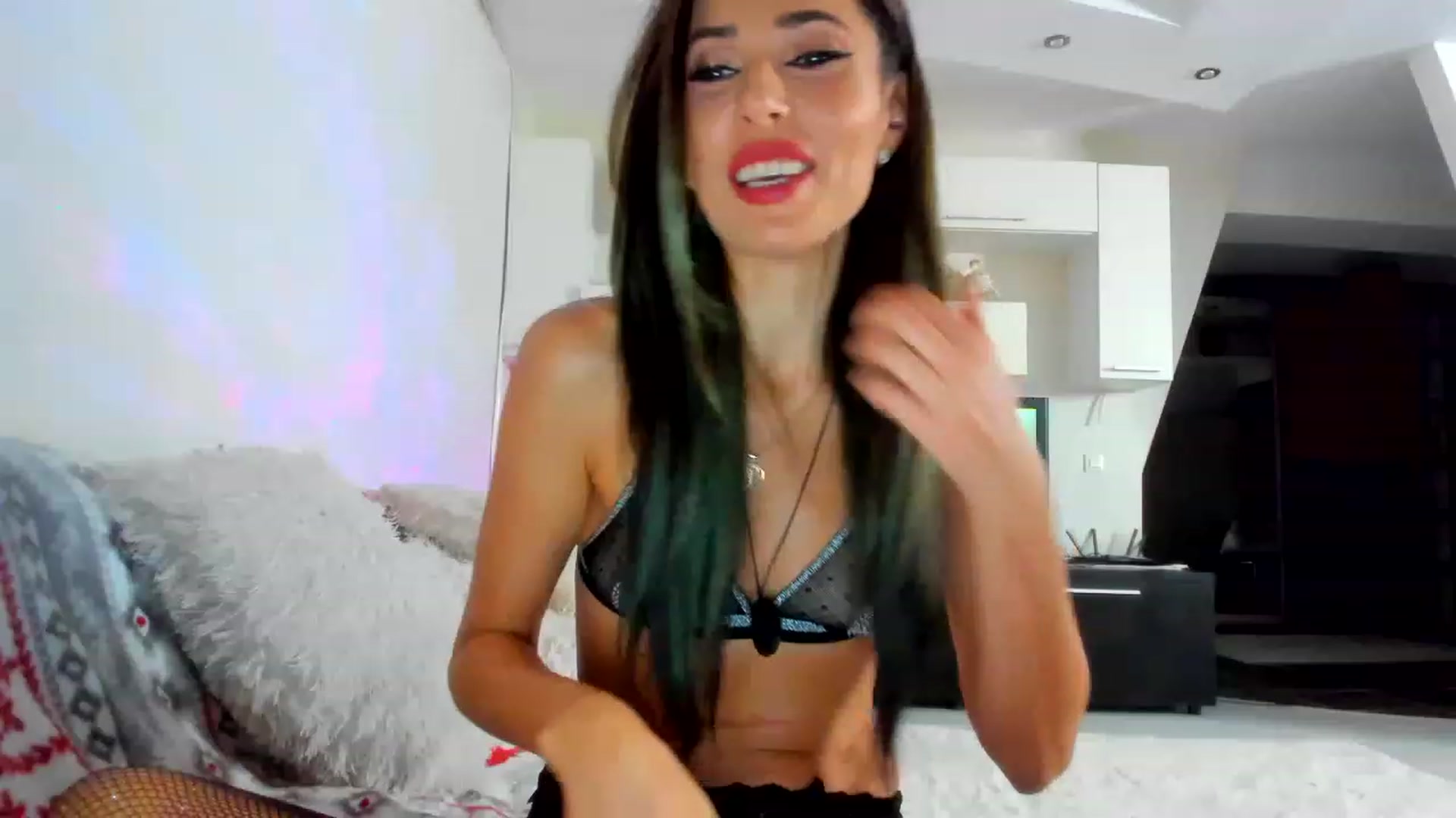 Gallery image thumbnail from SmileyTinaa's myfreecams stream on, 12/02/2022, 22:01 image 12 of 20