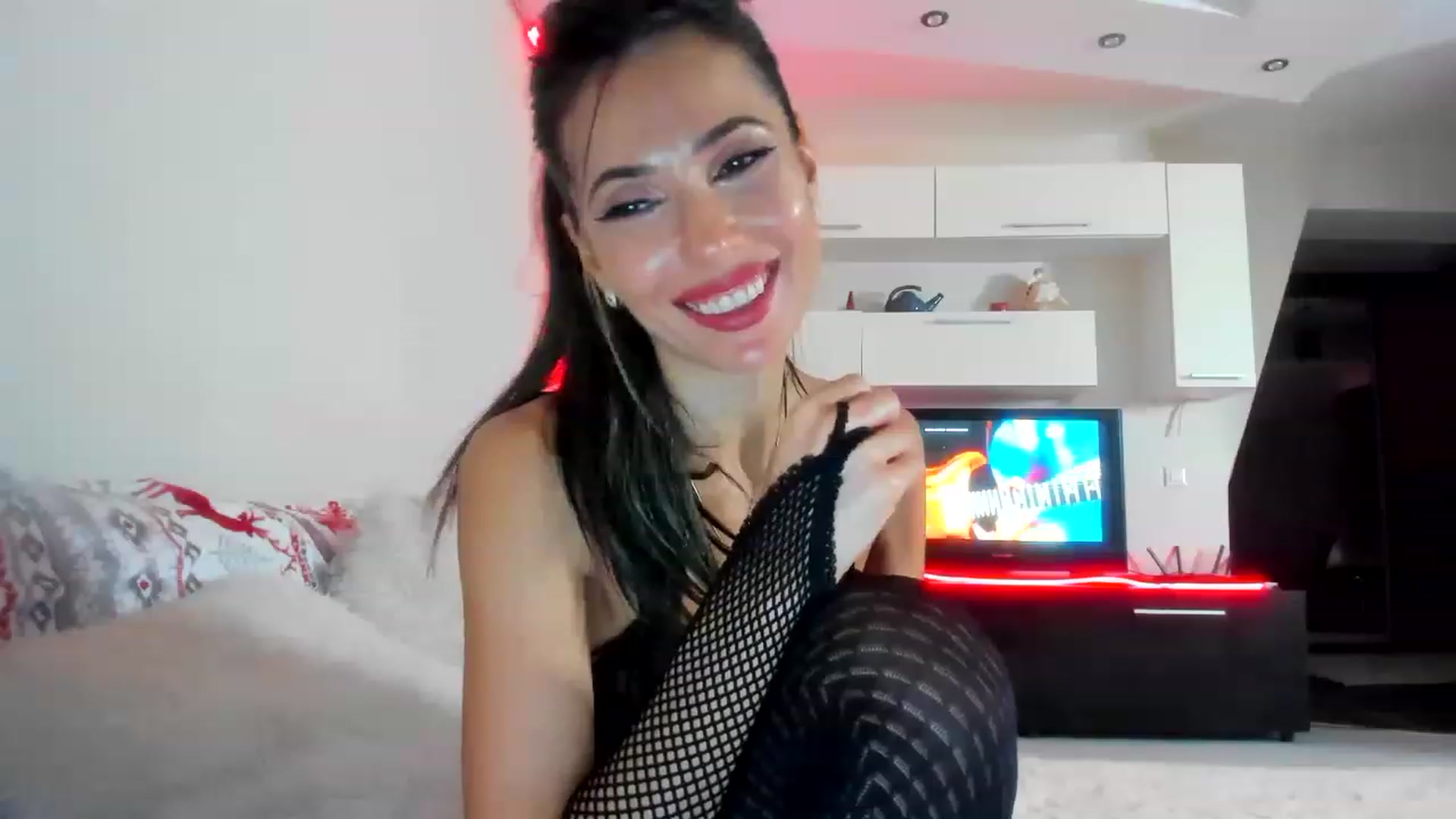 Gallery image thumbnail from SmileyTinaa's myfreecams stream on, 12/06/2022, 04:51 image 6 of 20