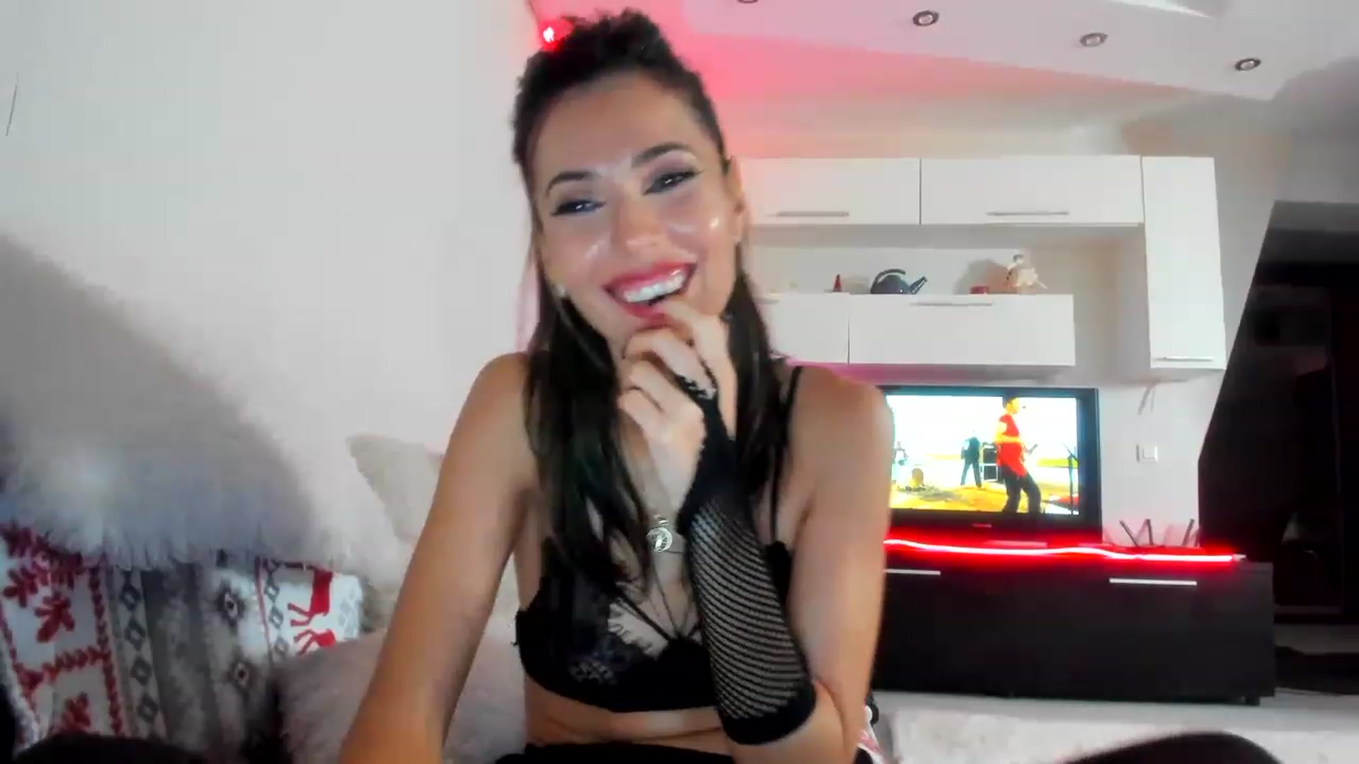 Gallery image thumbnail from SmileyTinaa's myfreecams stream on, 12/06/2022, 06:41 image 12 of 20