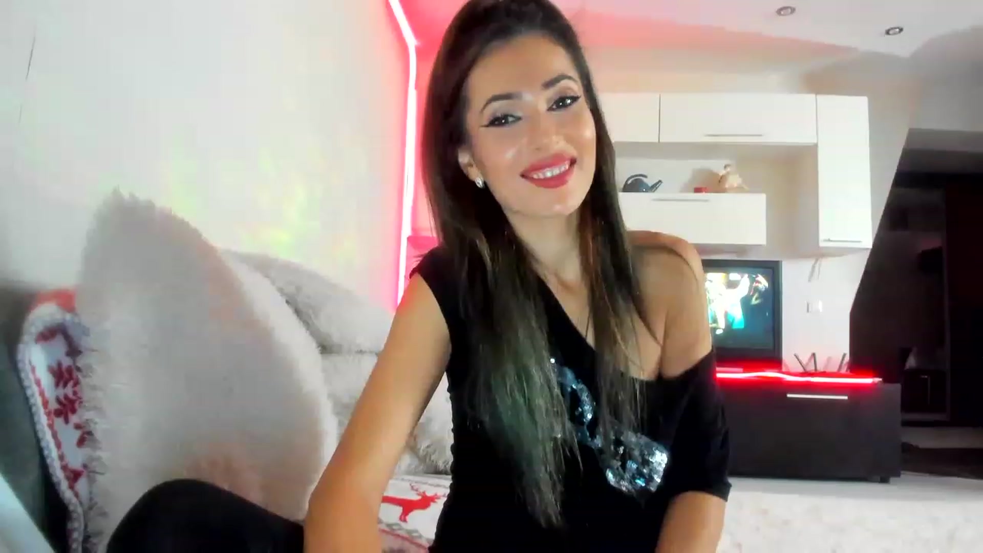 Gallery image thumbnail from SmileyTinaa's myfreecams stream on, 12/07/2022, 24:25 image 15 of 20