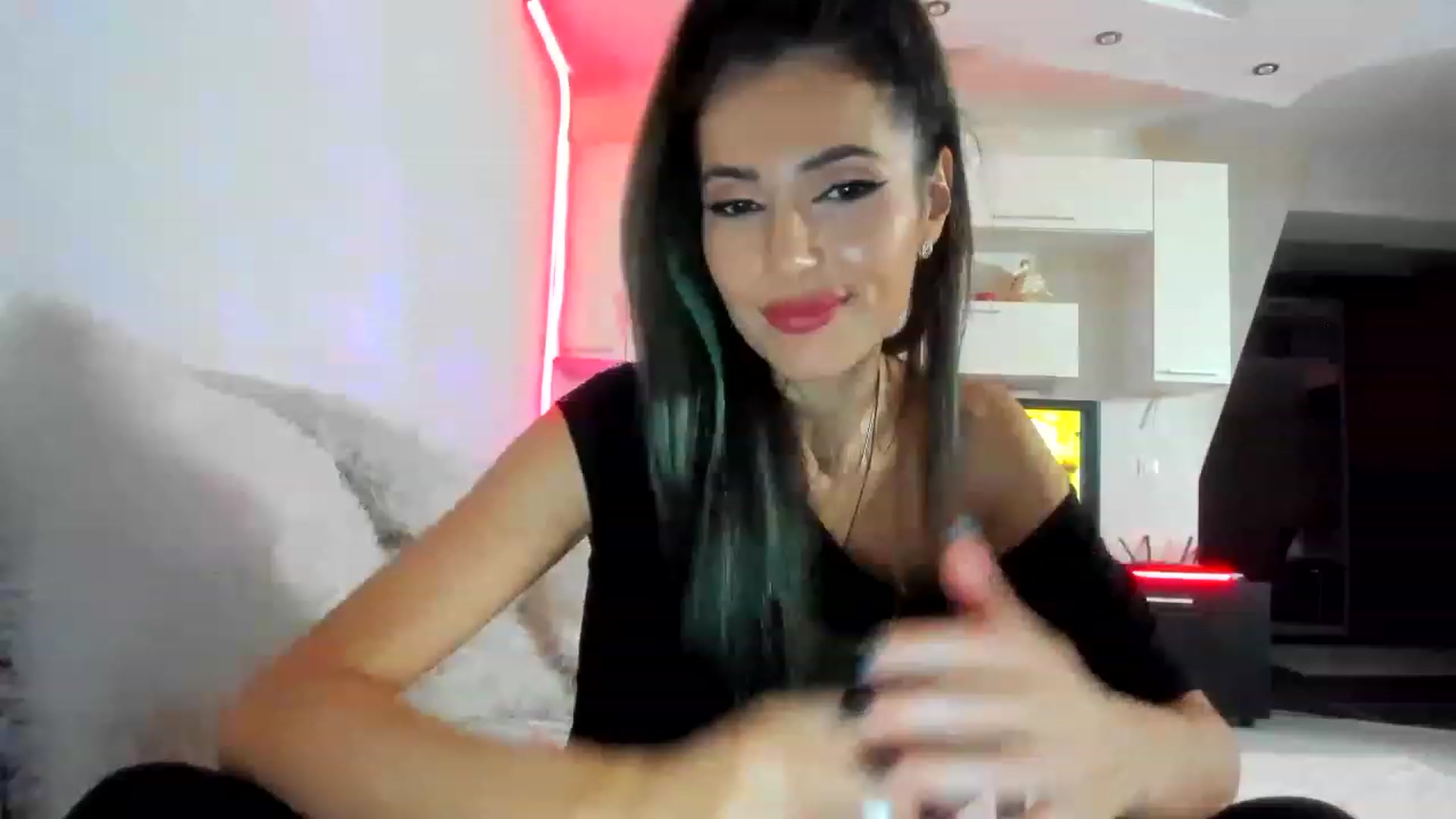 Gallery image thumbnail from SmileyTinaa's myfreecams stream on, 12/07/2022, 02:04 image 7 of 20