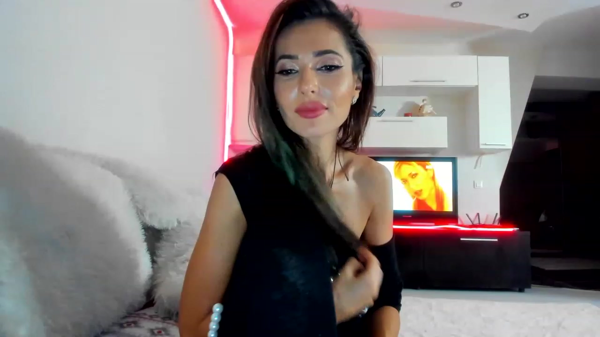 Gallery image thumbnail from SmileyTinaa's myfreecams stream on, 12/07/2022, 03:25 image 7 of 20