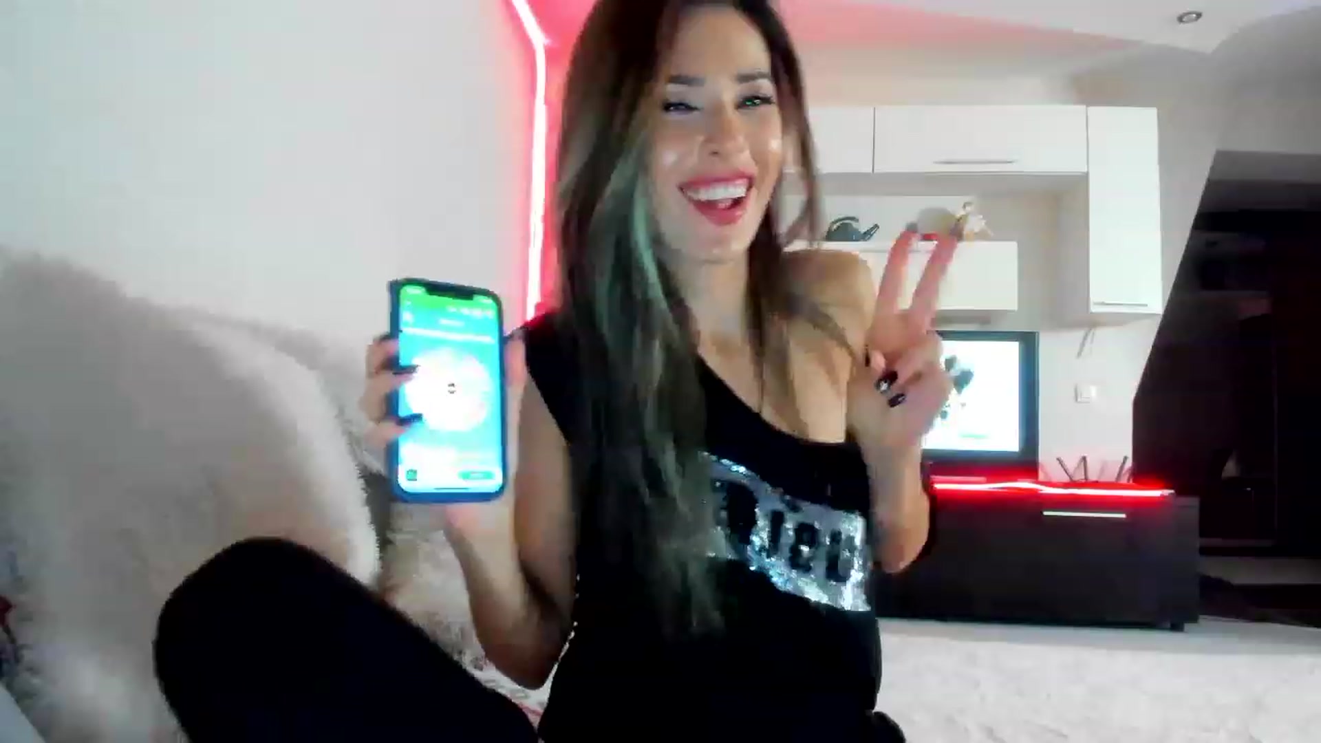 Gallery image thumbnail from SmileyTinaa's myfreecams stream on, 12/07/2022, 03:25 image 15 of 20