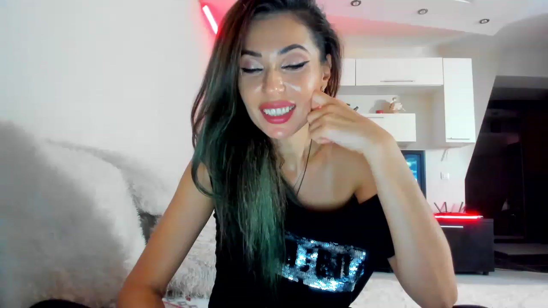 Gallery image thumbnail from SmileyTinaa's myfreecams stream on, 12/07/2022, 03:25 image 5 of 20
