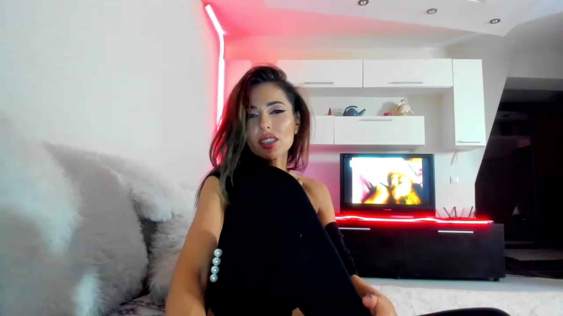 Gallery image thumbnail from SmileyTinaa's myfreecams stream on, 12/07/2022, 03:25 image 4 of 20