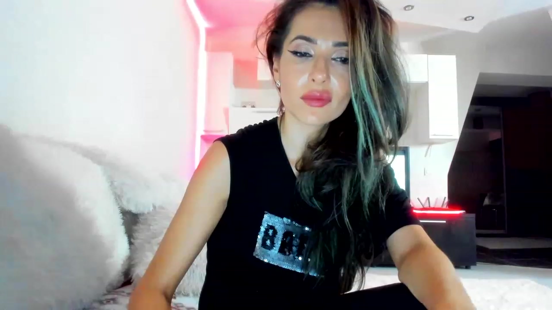 Gallery image thumbnail from SmileyTinaa's myfreecams stream on, 12/07/2022, 03:25 image 8 of 20
