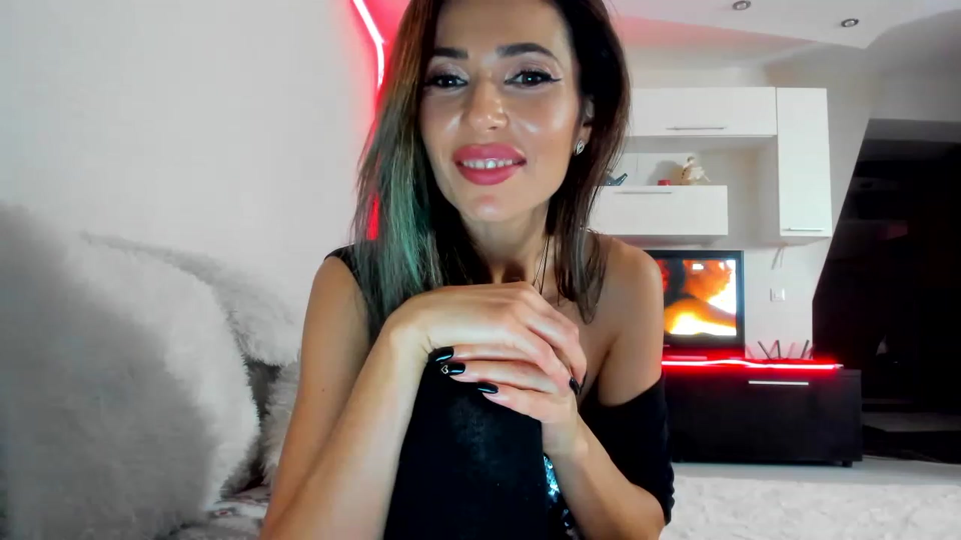 Gallery image thumbnail from SmileyTinaa's myfreecams stream on, 12/07/2022, 03:25 image 14 of 20