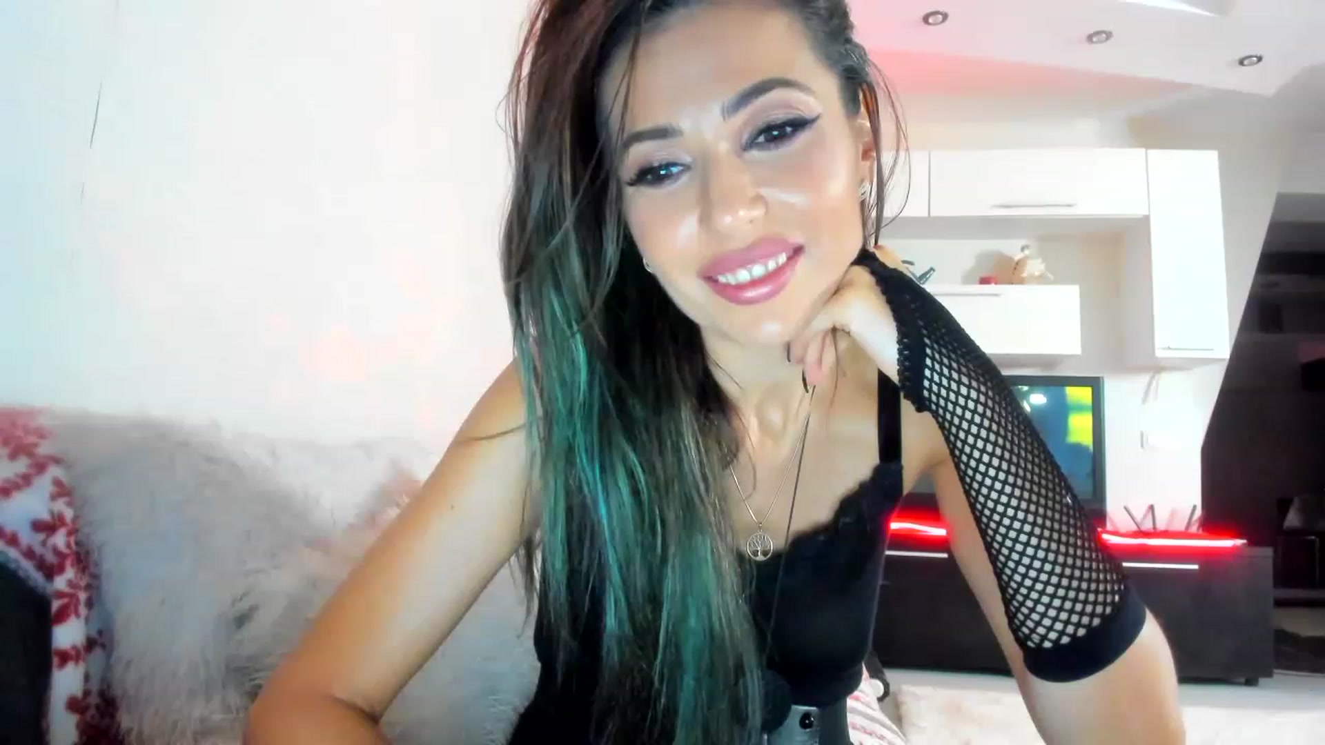 Gallery image thumbnail from SmileyTinaa's myfreecams stream on, 12/07/2022, 22:54 image 18 of 20