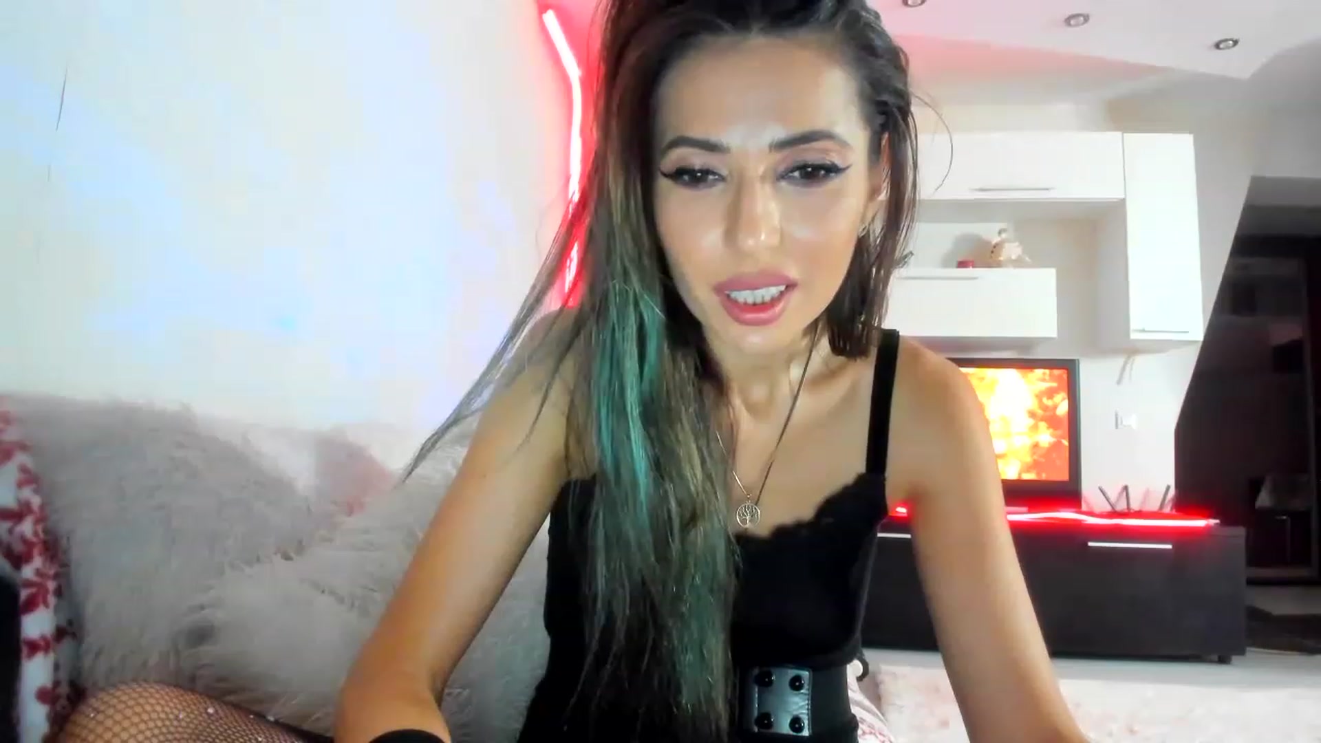 Gallery image thumbnail from SmileyTinaa's myfreecams stream on, 12/07/2022, 22:54 image 10 of 20