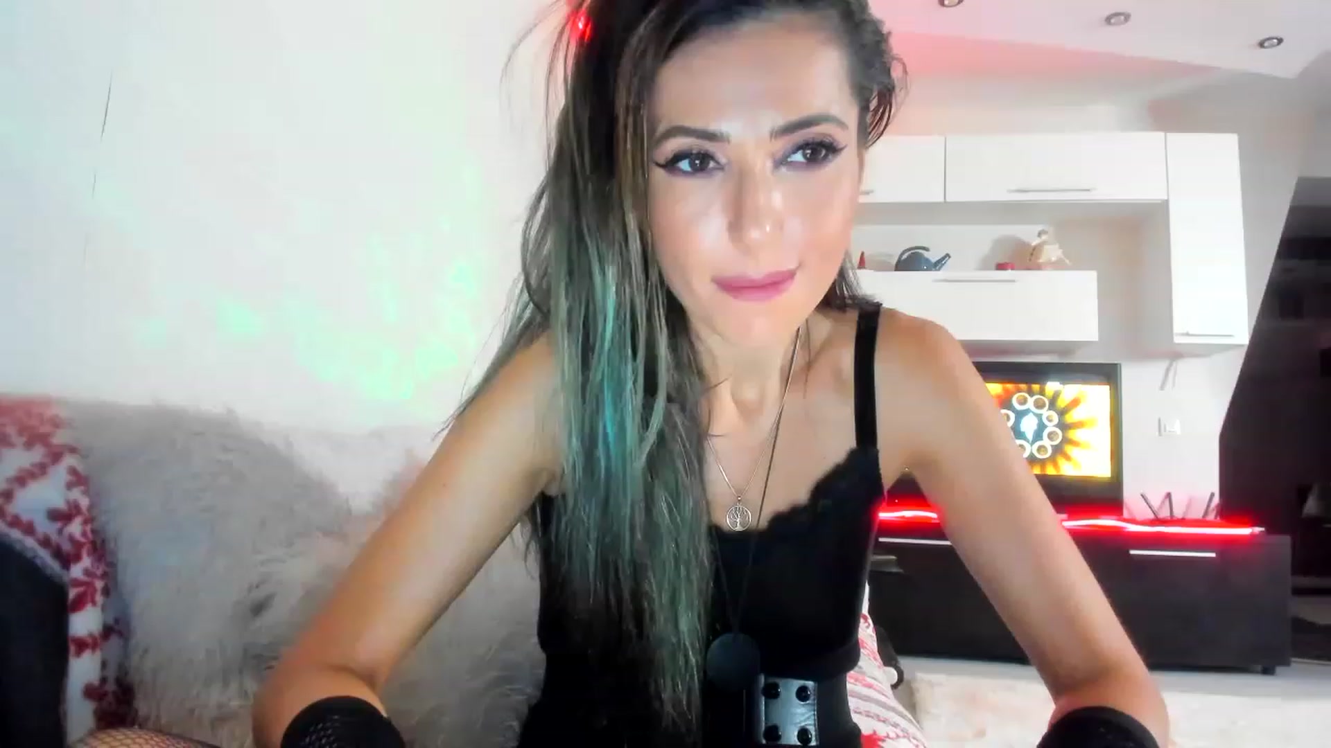 Gallery image thumbnail from SmileyTinaa's myfreecams stream on, 12/07/2022, 22:54 image 16 of 20