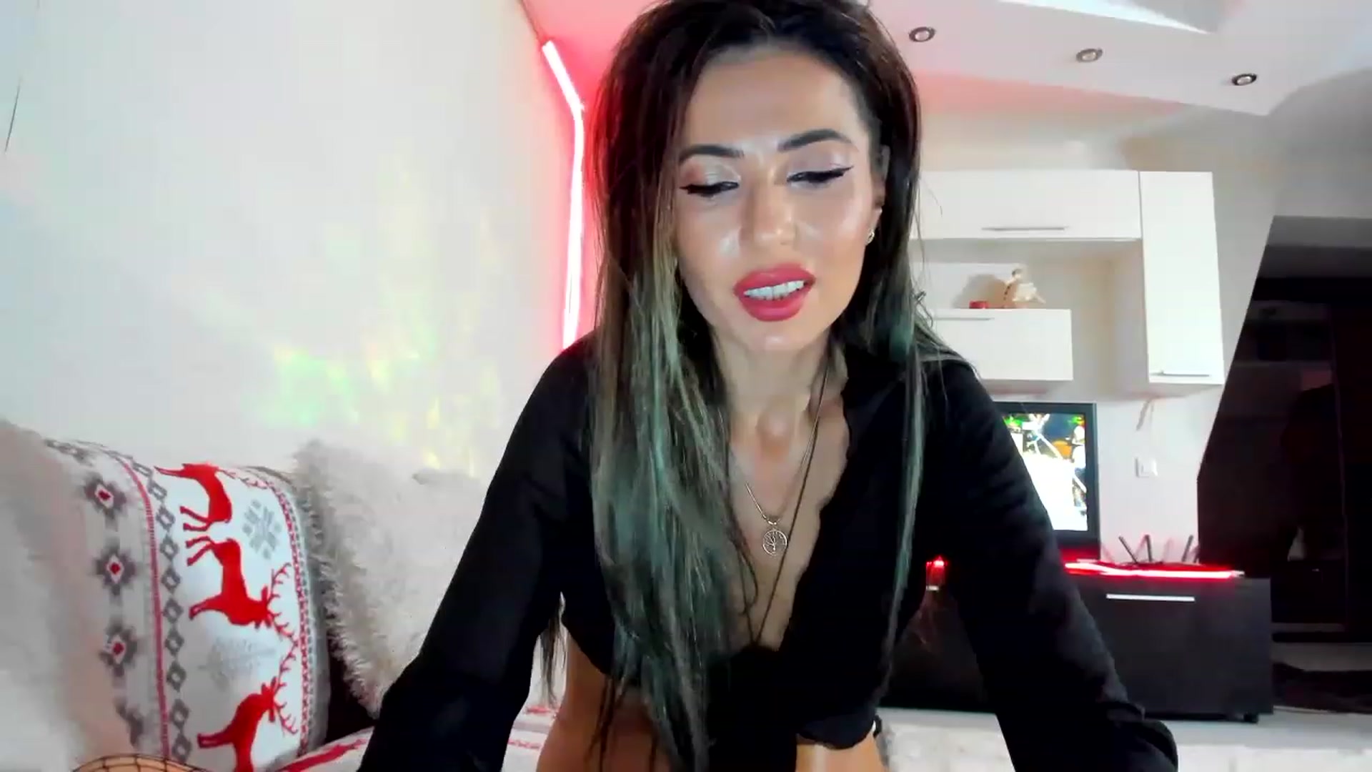 Gallery image thumbnail from SmileyTinaa's myfreecams stream on, 12/08/2022, 23:04 image 9 of 20