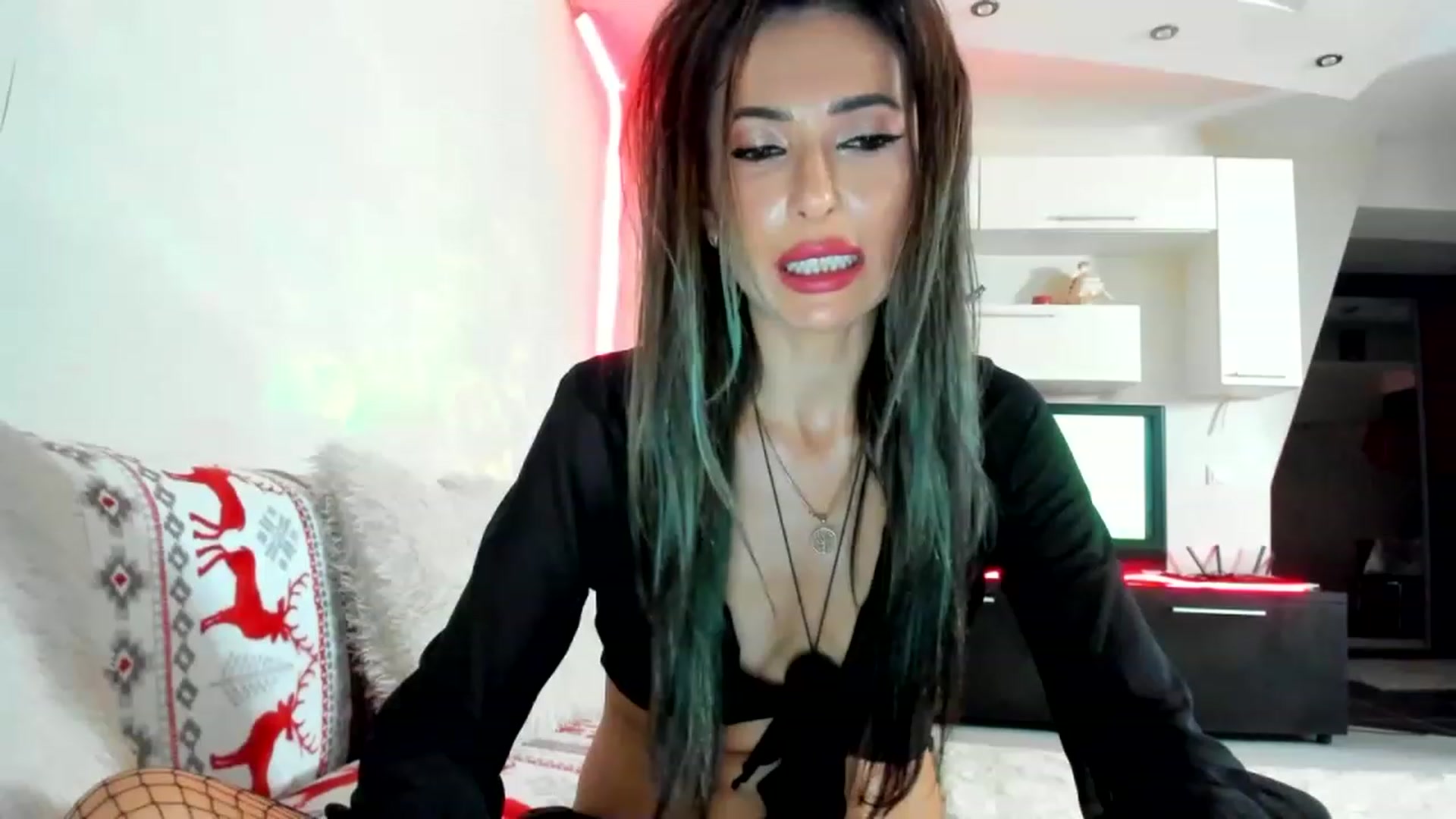 Gallery image thumbnail from SmileyTinaa's myfreecams stream on, 12/08/2022, 23:04 image 2 of 20