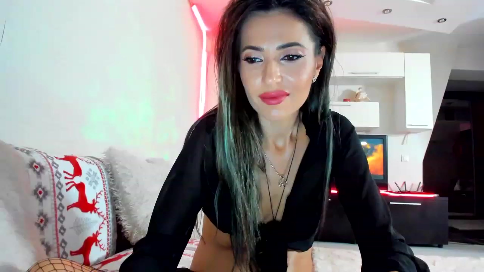 Gallery image thumbnail from SmileyTinaa's myfreecams stream on, 12/08/2022, 23:04 image 7 of 20