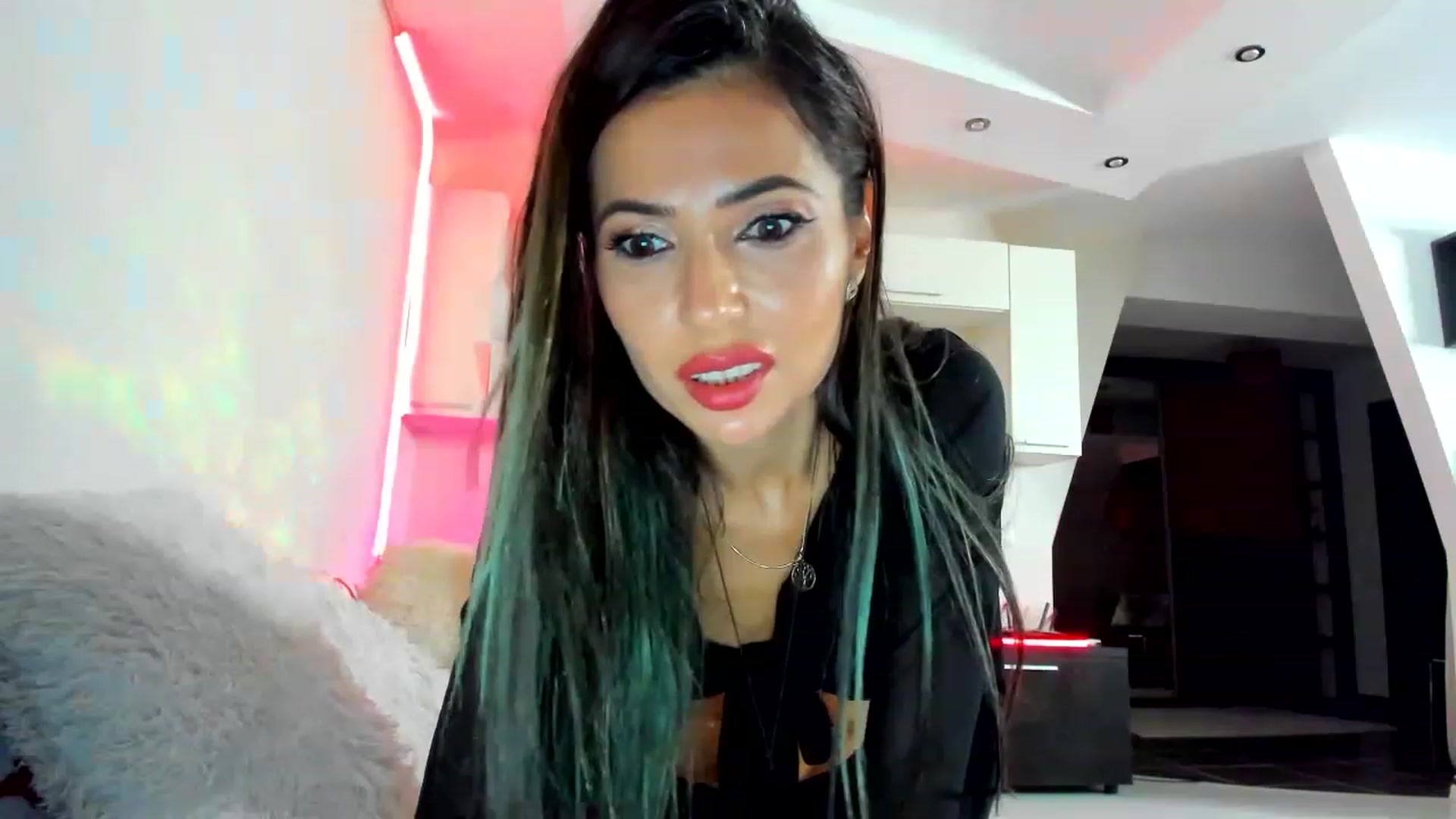 Gallery image thumbnail from SmileyTinaa's myfreecams stream on, 12/09/2022, 01:16 image 7 of 20