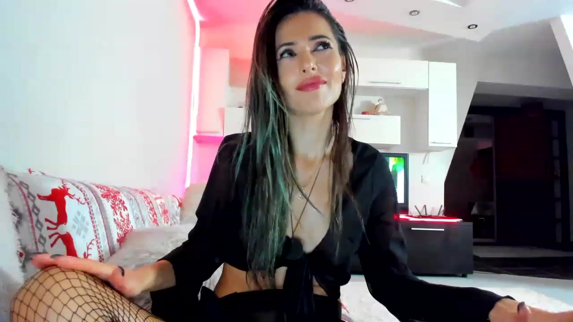 Gallery image thumbnail from SmileyTinaa's myfreecams stream on, 12/09/2022, 03:06 image 19 of 20