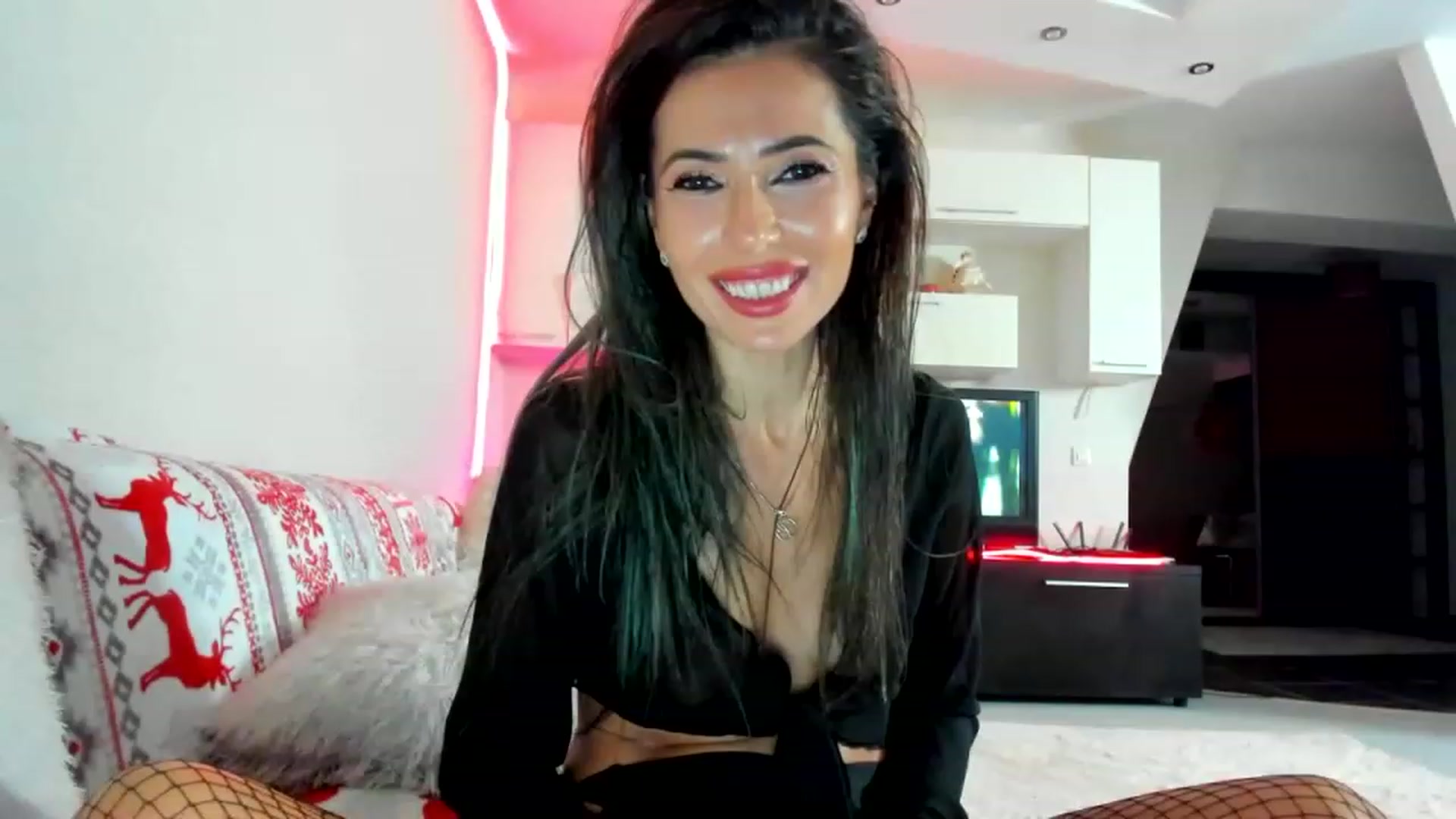 Gallery image thumbnail from SmileyTinaa's myfreecams stream on, 12/09/2022, 03:48 image 1 of 20