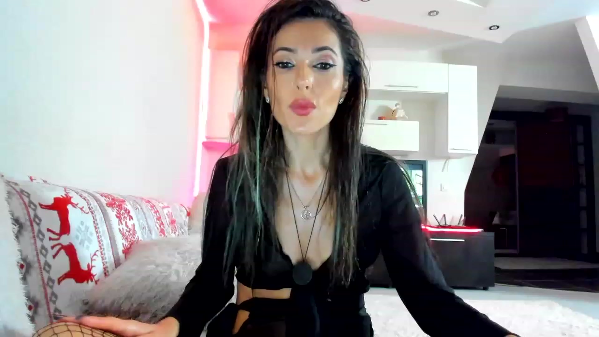 Gallery image thumbnail from SmileyTinaa's myfreecams stream on, 12/09/2022, 03:48 image 3 of 20