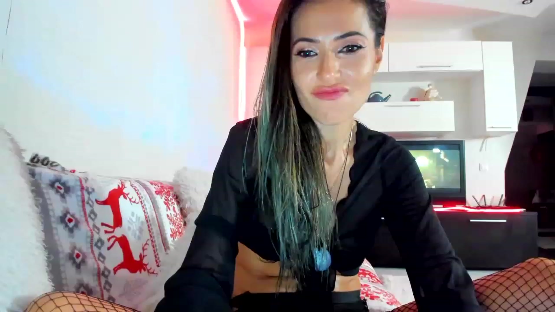 Gallery image thumbnail from SmileyTinaa's myfreecams stream on, 12/09/2022, 05:51 image 13 of 20