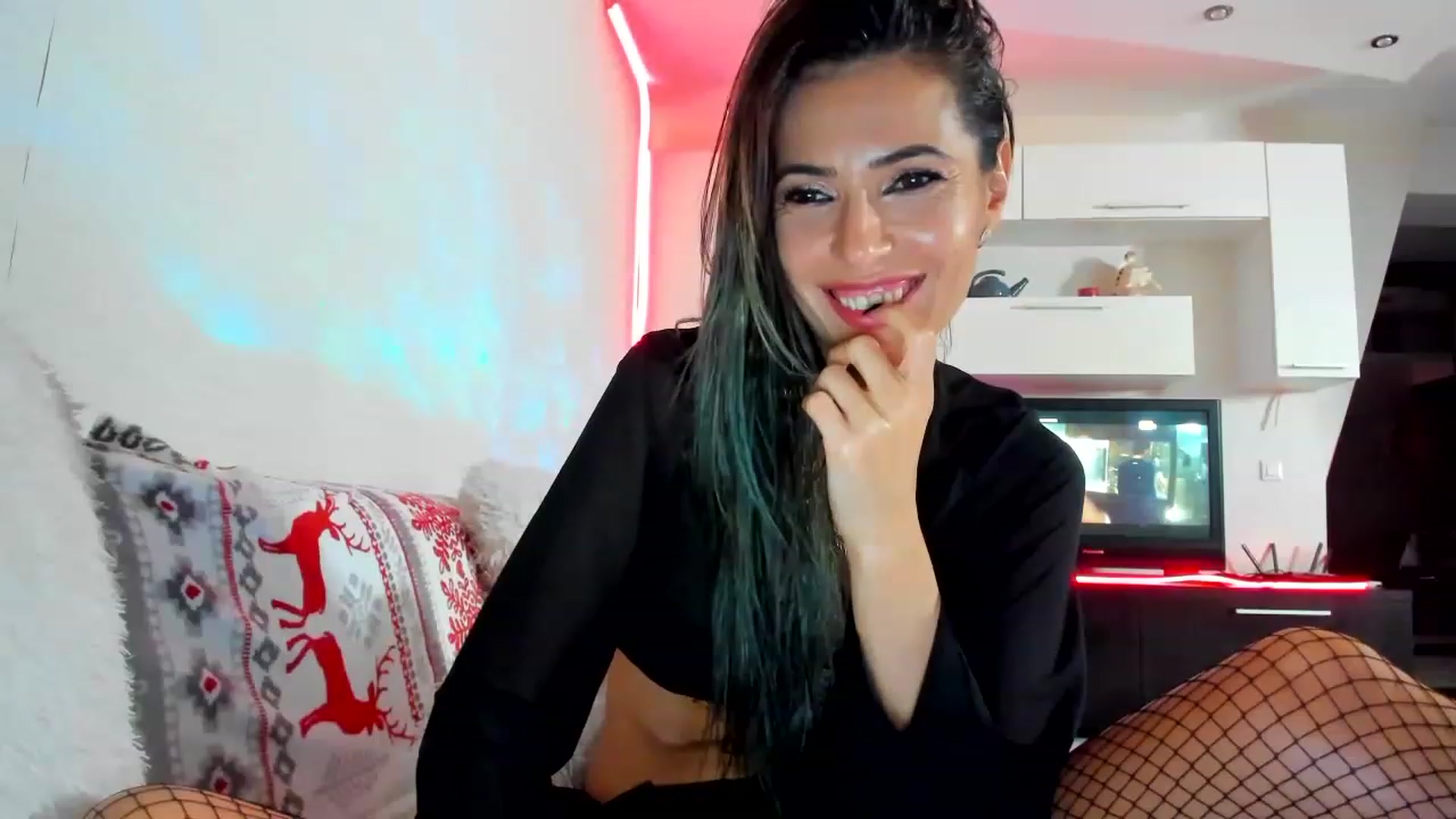 Gallery image thumbnail from SmileyTinaa's myfreecams stream on, 12/09/2022, 05:51 image 14 of 20