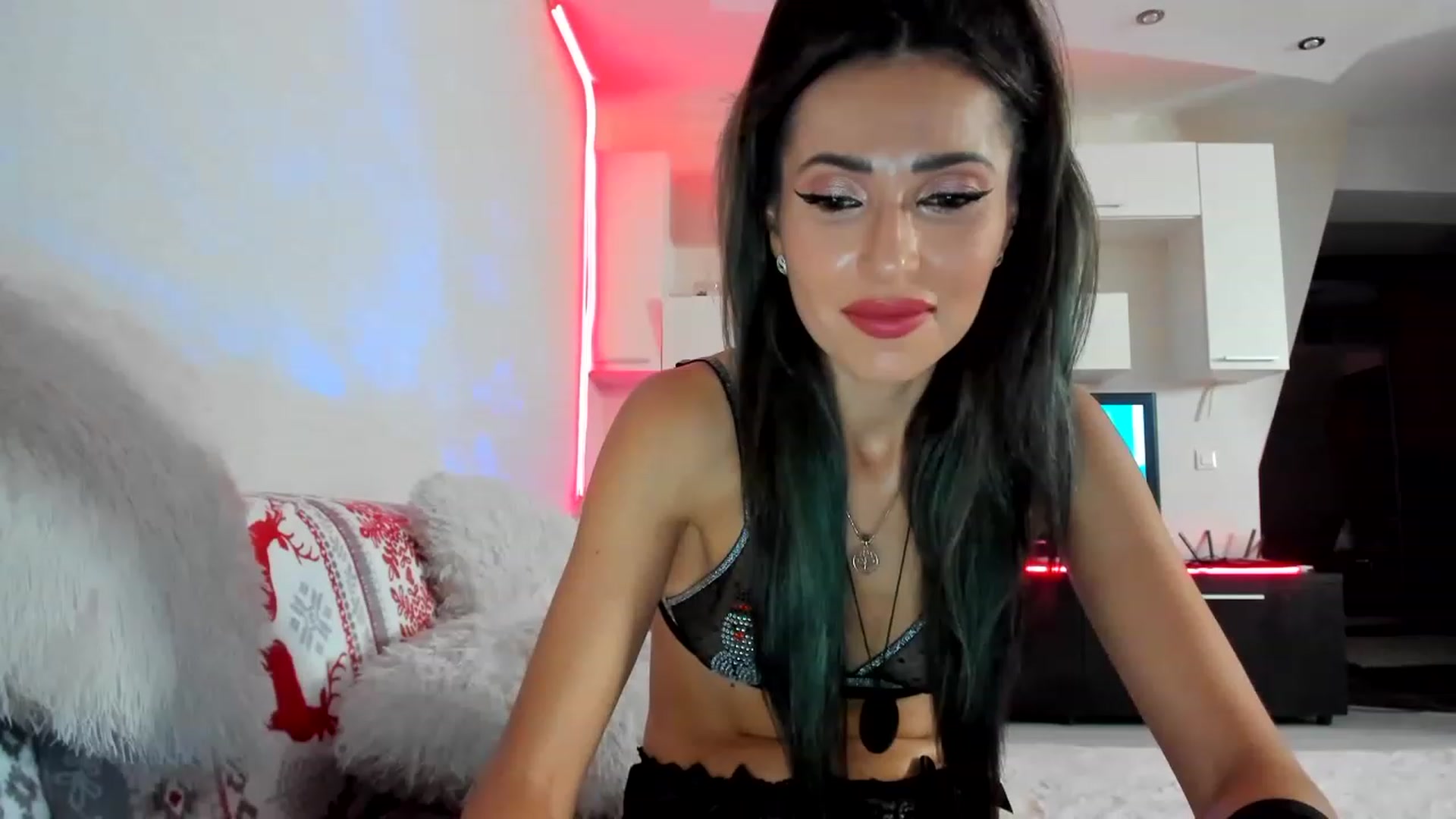 Gallery image thumbnail from SmileyTinaa's myfreecams stream on, 12/09/2022, 22:28 image 13 of 20