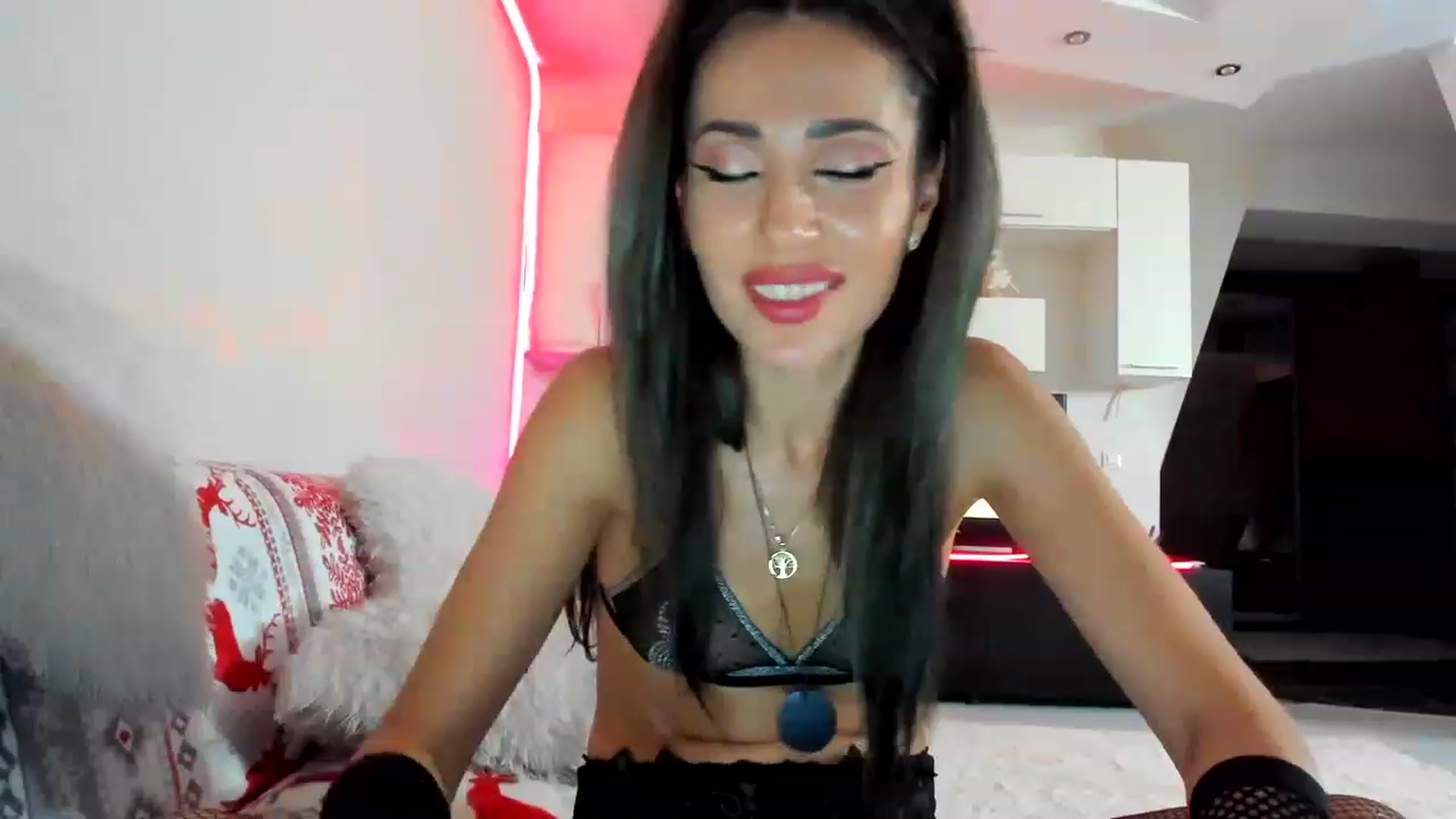 Gallery image thumbnail from SmileyTinaa's myfreecams stream on, 12/10/2022, 01:21 image 8 of 20