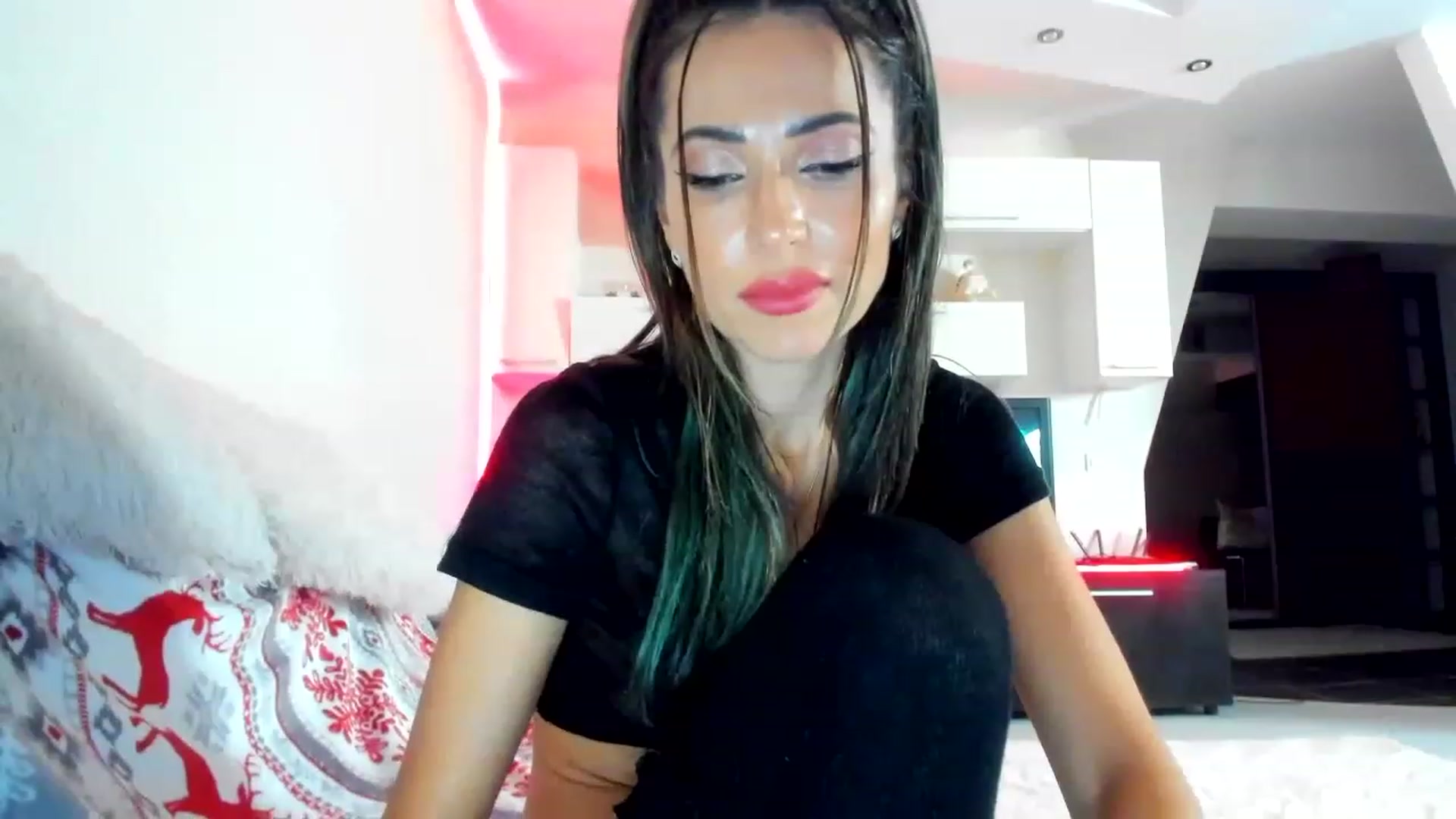 Gallery image thumbnail from SmileyTinaa's myfreecams stream on, 12/20/2022, 01:52 image 9 of 20